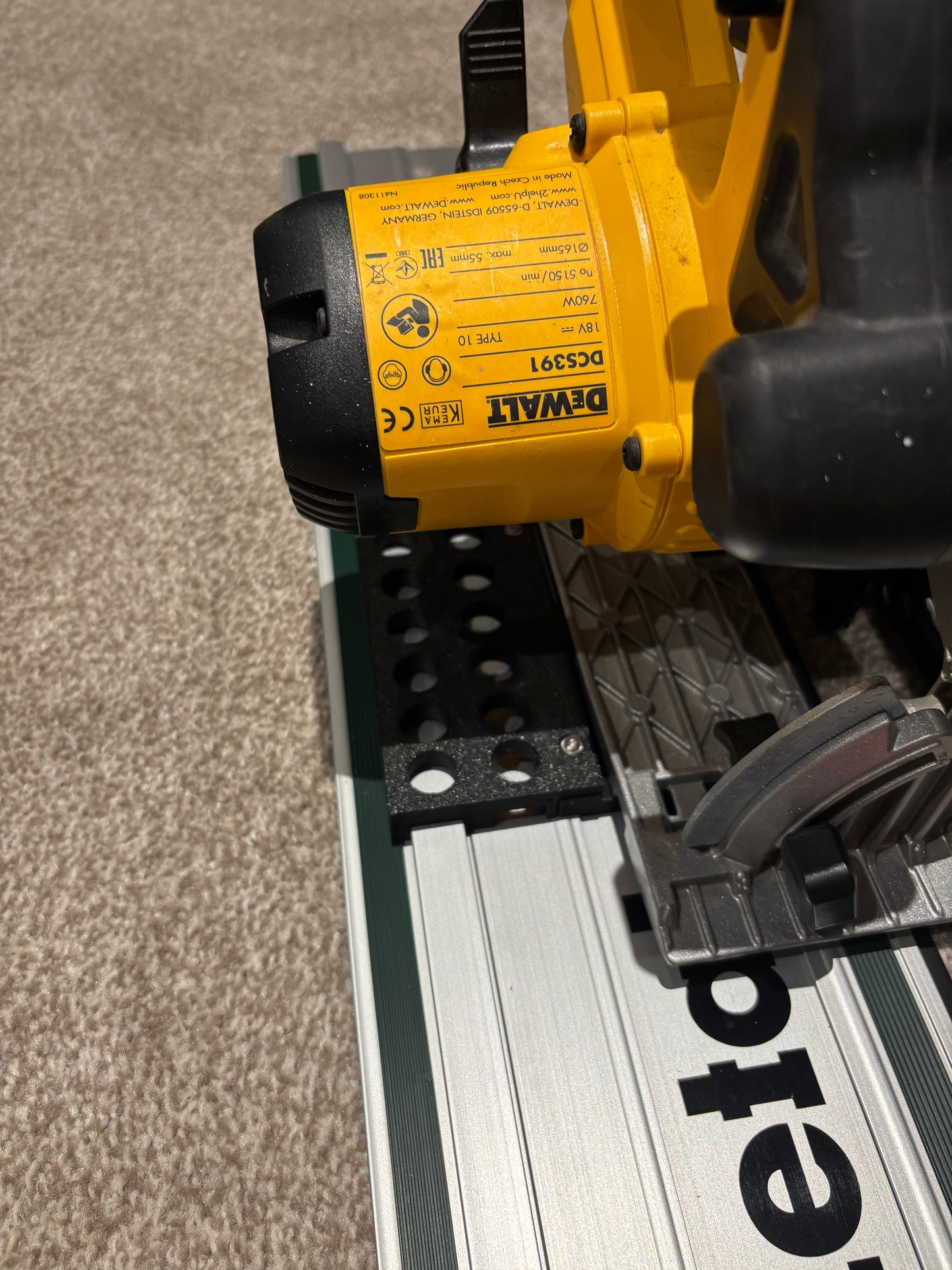 Dewalt DCS391 / DCS565 Adaptor base / Skid plate for Circular Saw to fit Metabo Guide rail