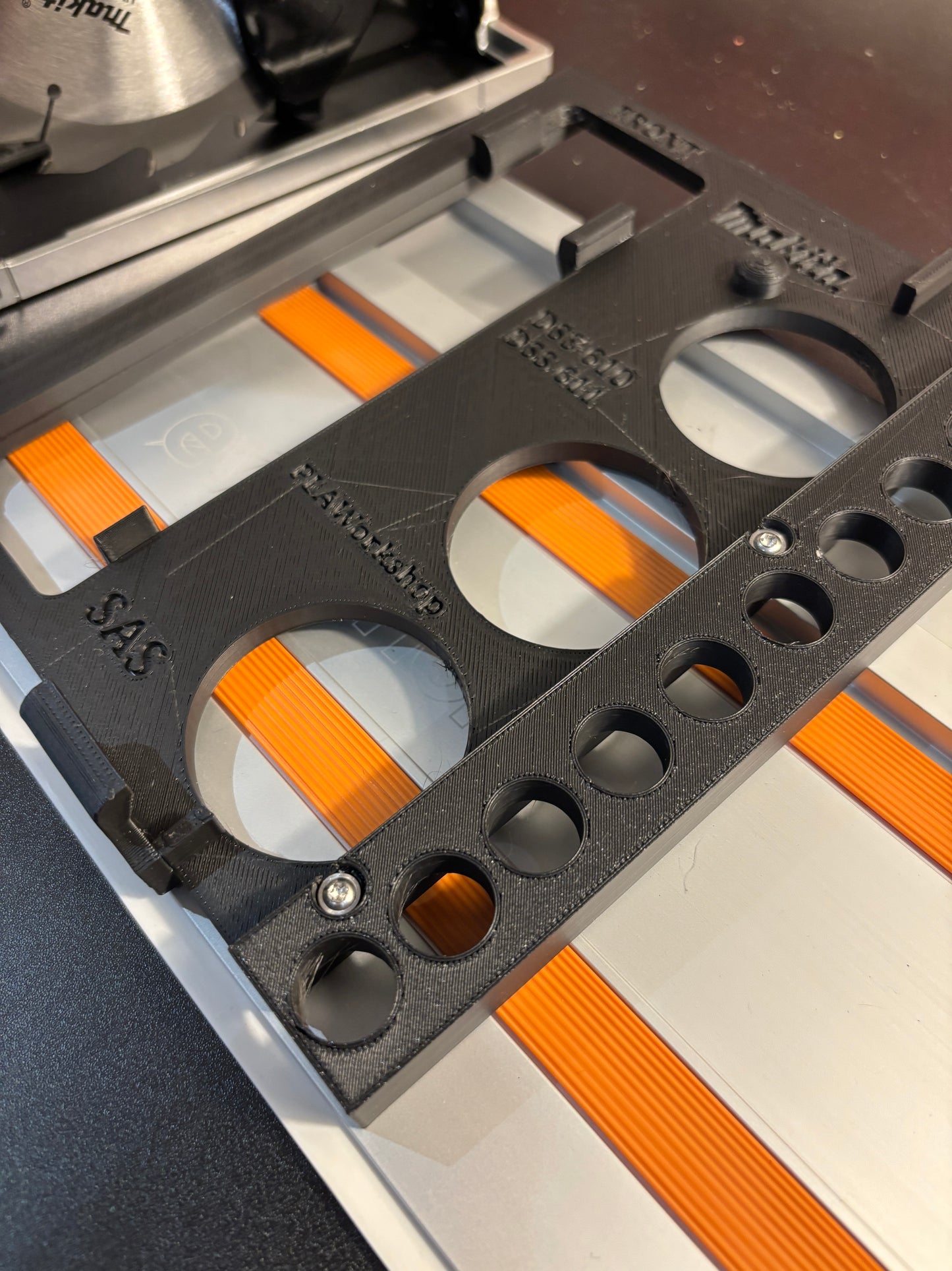 Makita DSS610 / DSS611 Adaptor base / Skid plate for Circular Saw to fit Evolution Guide rail