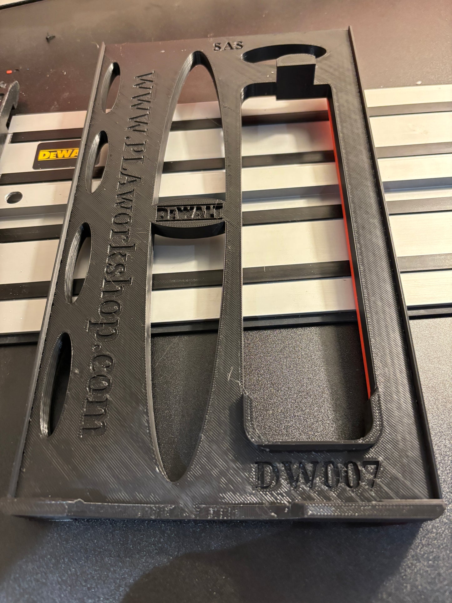 DEWALT DW007 Skill Saw Adaptor Base / Skid Plate Shoe to fit Dewalt Guide rail