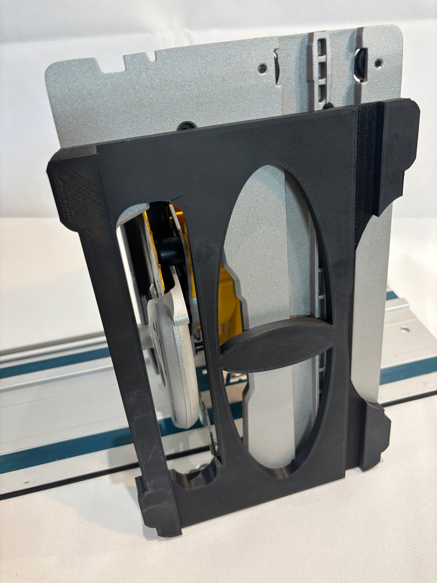 Dewalt DCS572 Adaptor base / Skid plate / Shoe for Circular Saw compatible with Makita Guide rail