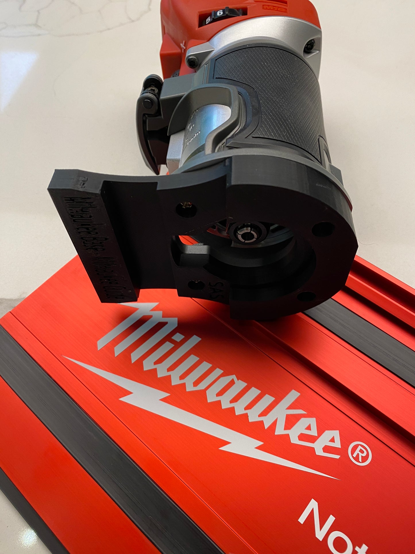 Milwaukee Router M18 FUEL Plunge Base Guide Rail Adapter for Milwaukee guide rail