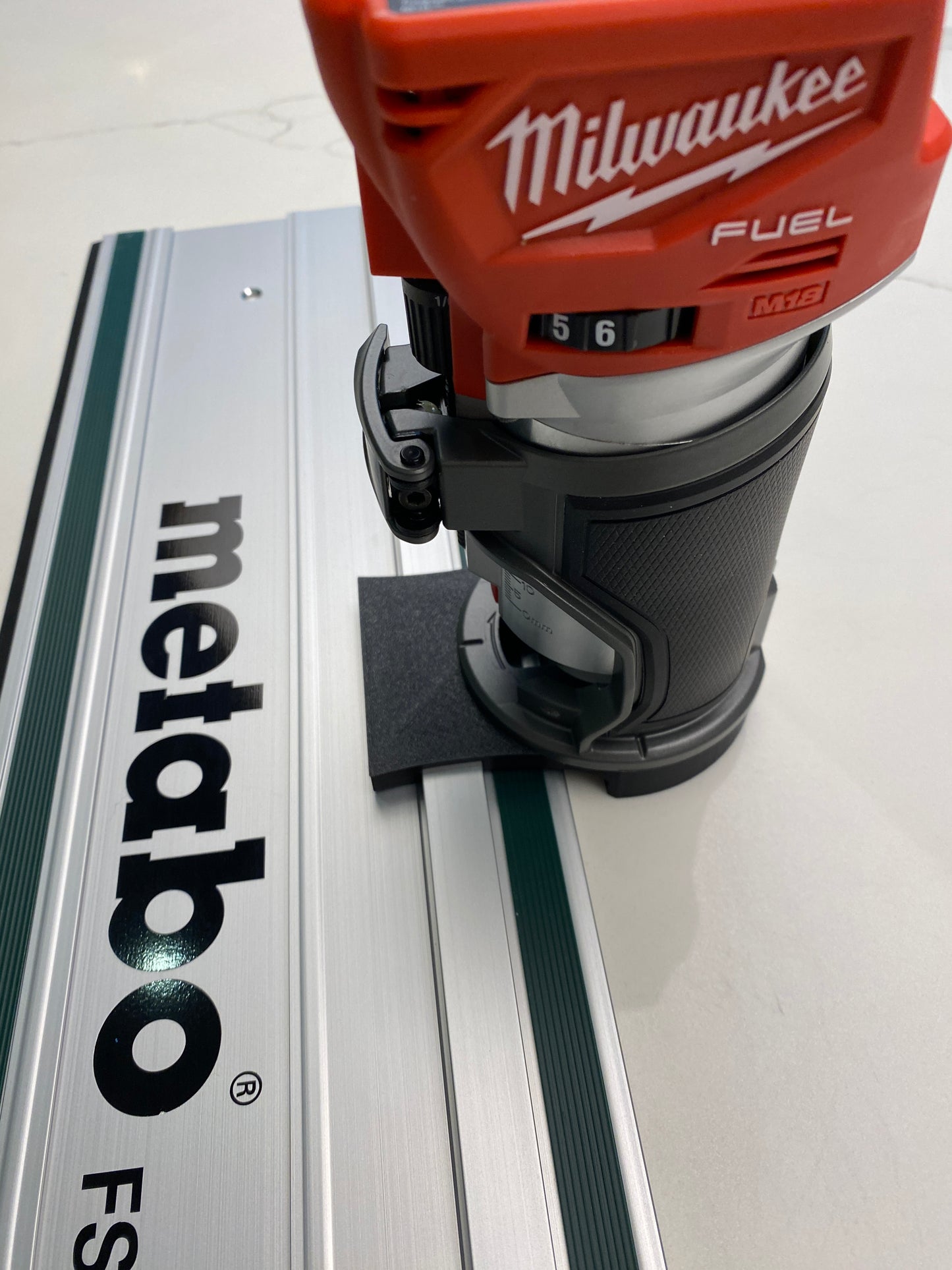 Milwaukee Router M18 FUEL Plunge Base Guide Rail Adapter for Metabo guide rail