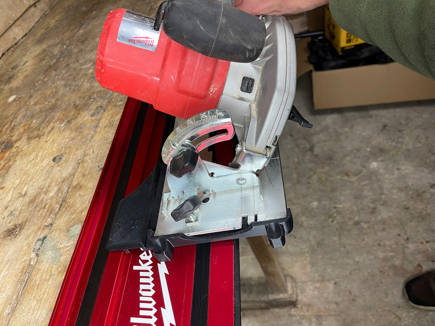 TOOLAX Guide Rail Adapter Base – Cut Perfect 45° & 90° Angles made for Milwaukee HD18CS compatible with Milwaukee Guide rail