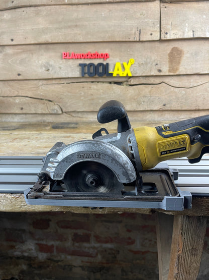 TOOLAX adaptor made for Dewalt DCS571 circular saw - compatible with Dewalt guide rail