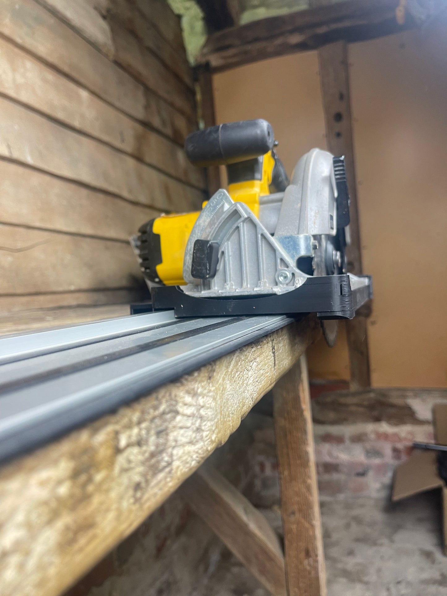 TOOLAX Guide Rail Adapter Base – Cut Perfect 45° & 90° Angles compatible with Dewalt Circular Saws DCS391 & DCS565  – for Dewalt Guide Rails