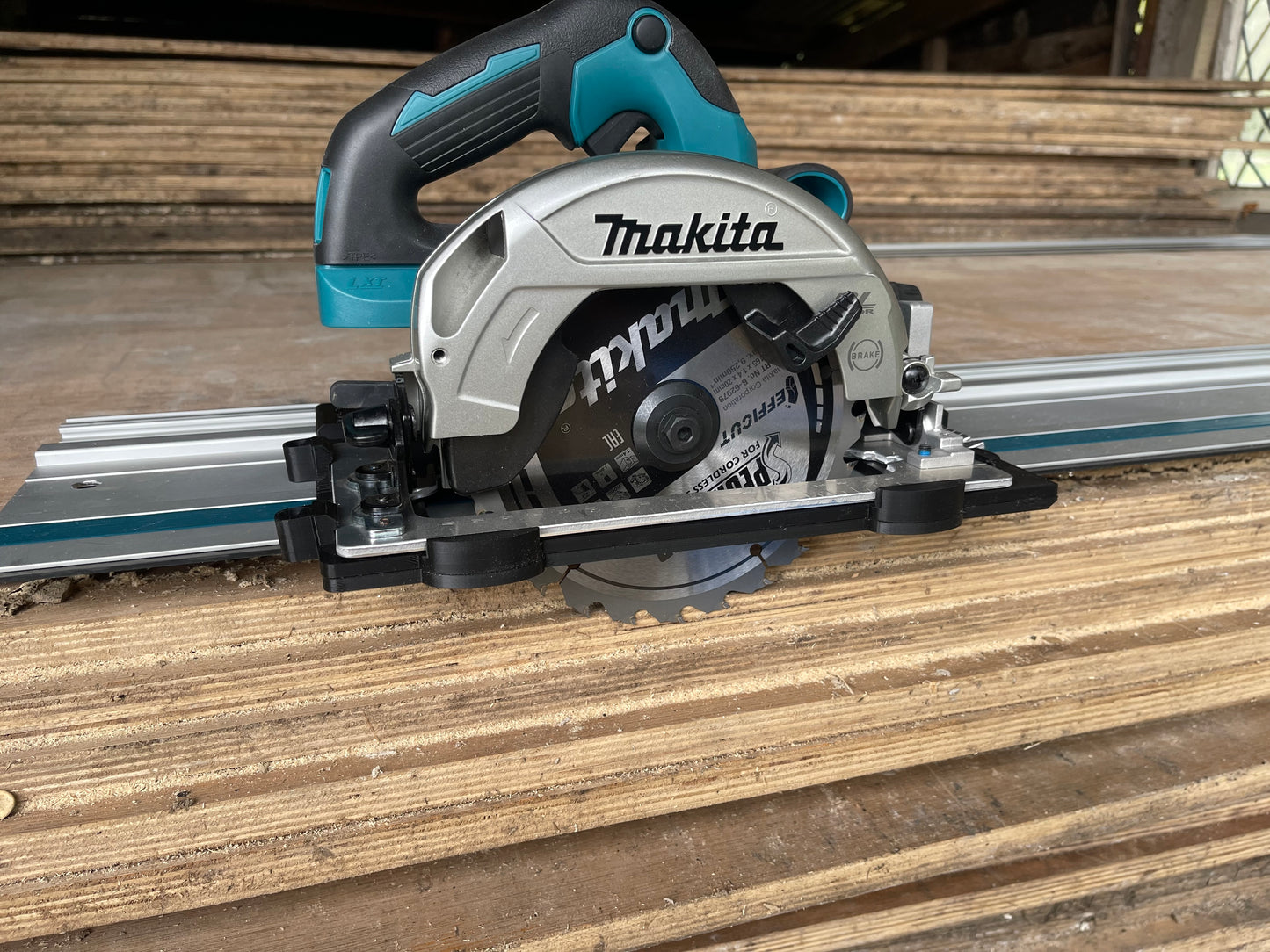 Makita DHS660 / XSH04 Adaptor base supports 90° and 45° cuts for Makita/Milwaukee/Festool/Evolution Guide rails