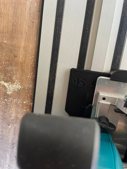 Makita DHS660 / XSH04 Adaptor base supports 90° and 45° cuts for Dewalt rail