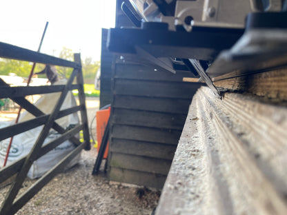 Makita DHS660 / XSH04 Adaptor base supports 90° and 45° cuts for Dewalt rail