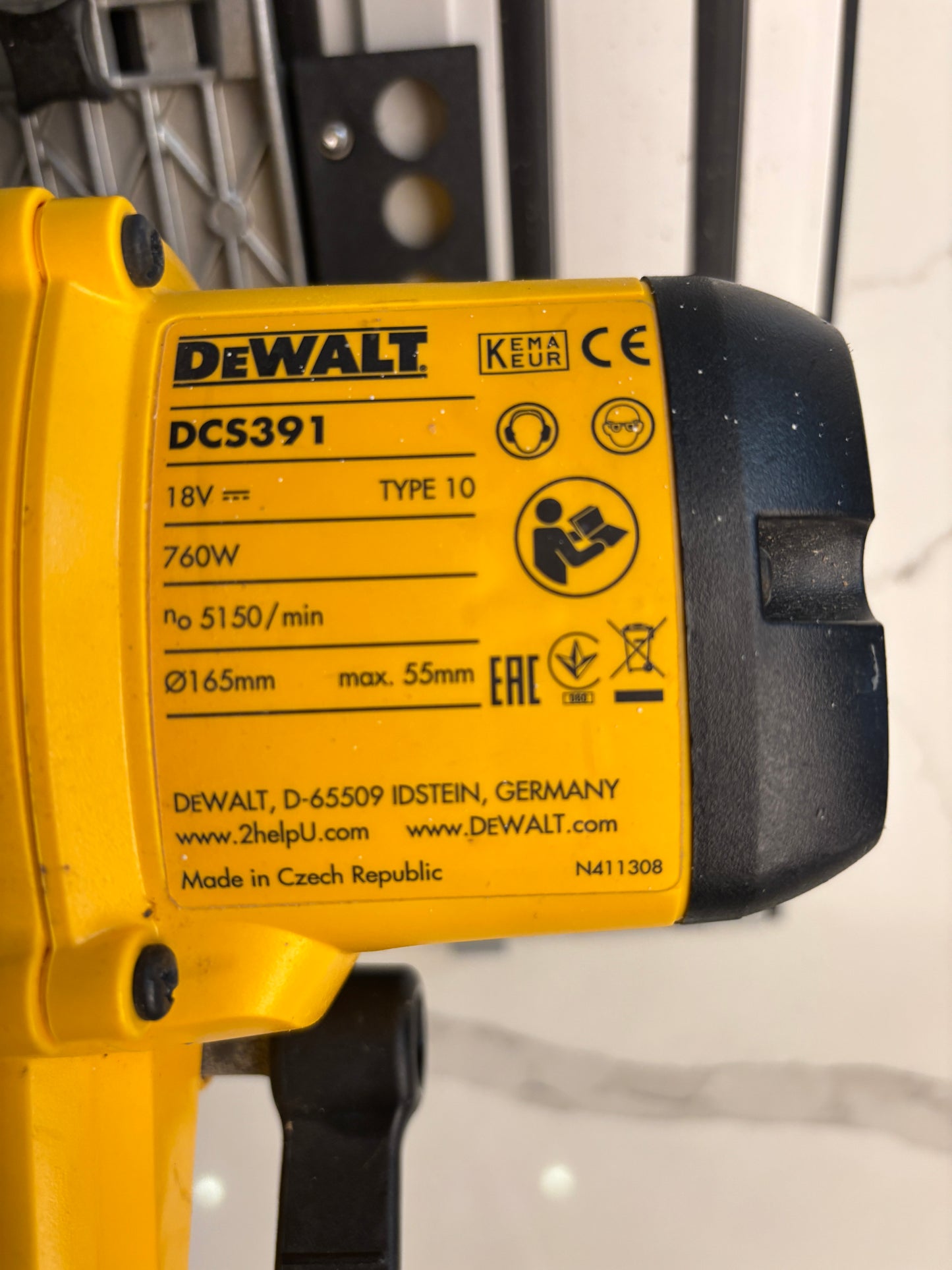 Dewalt DCS391 Adaptor base / plate for Circular Saw to fit Dewalt Guide rail