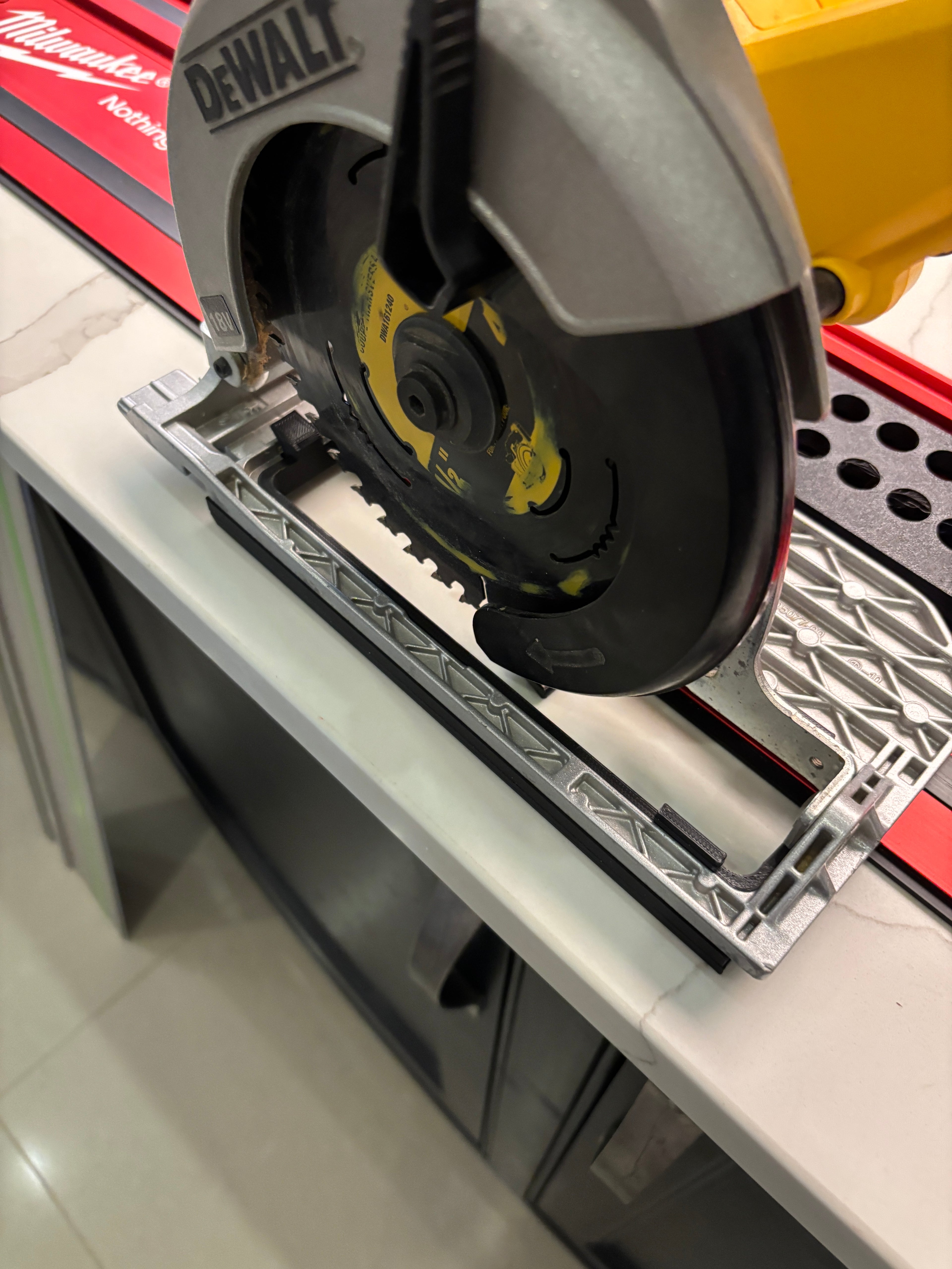 Dewalt DCS391 / DCS565 Adaptor base / Skid plate for Circular Saw to fit Milwaukee Guide rail