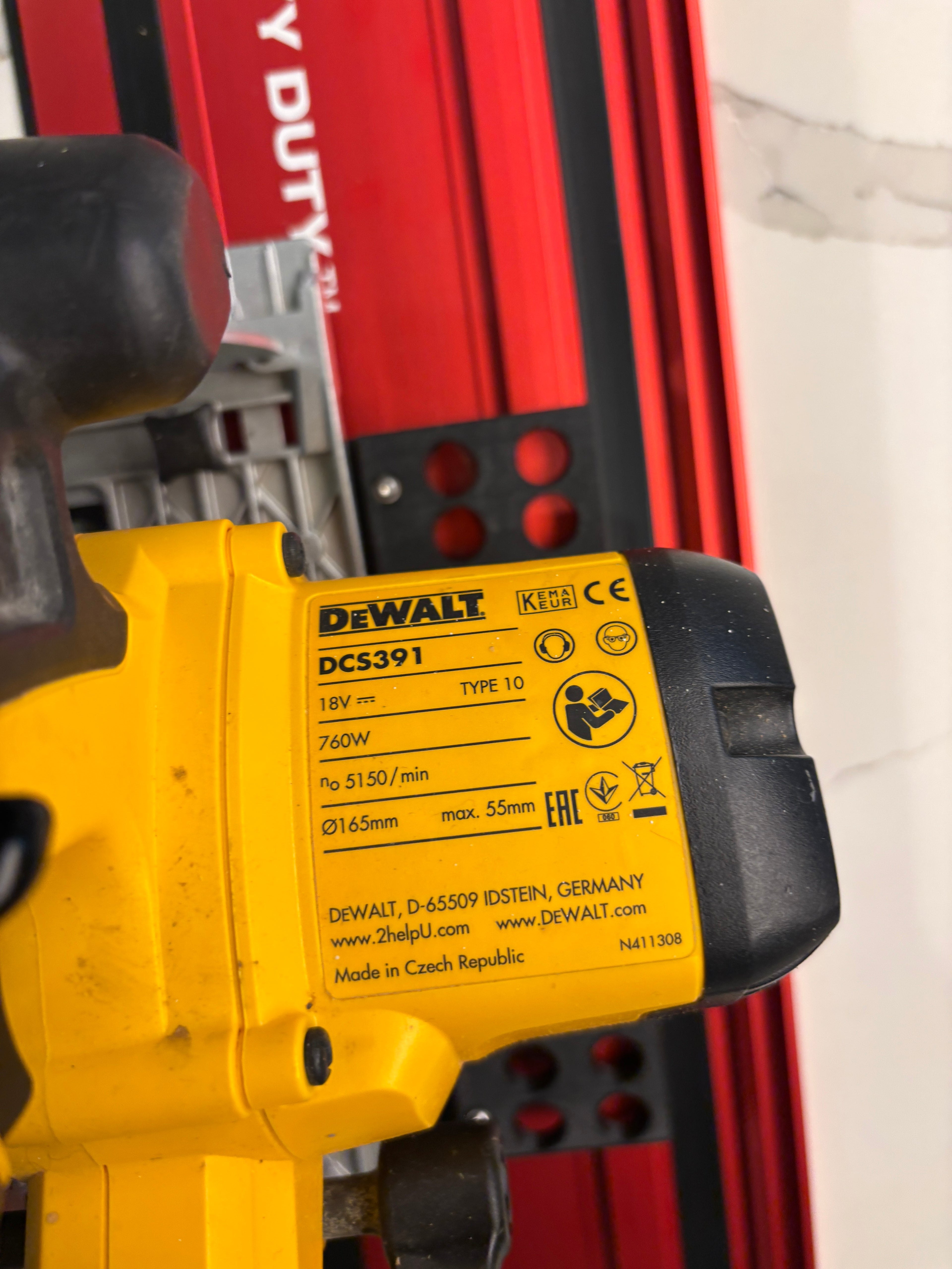 Dewalt DCS391 / DCS565 Adaptor base / Skid plate for Circular Saw to fit Milwaukee Guide rail