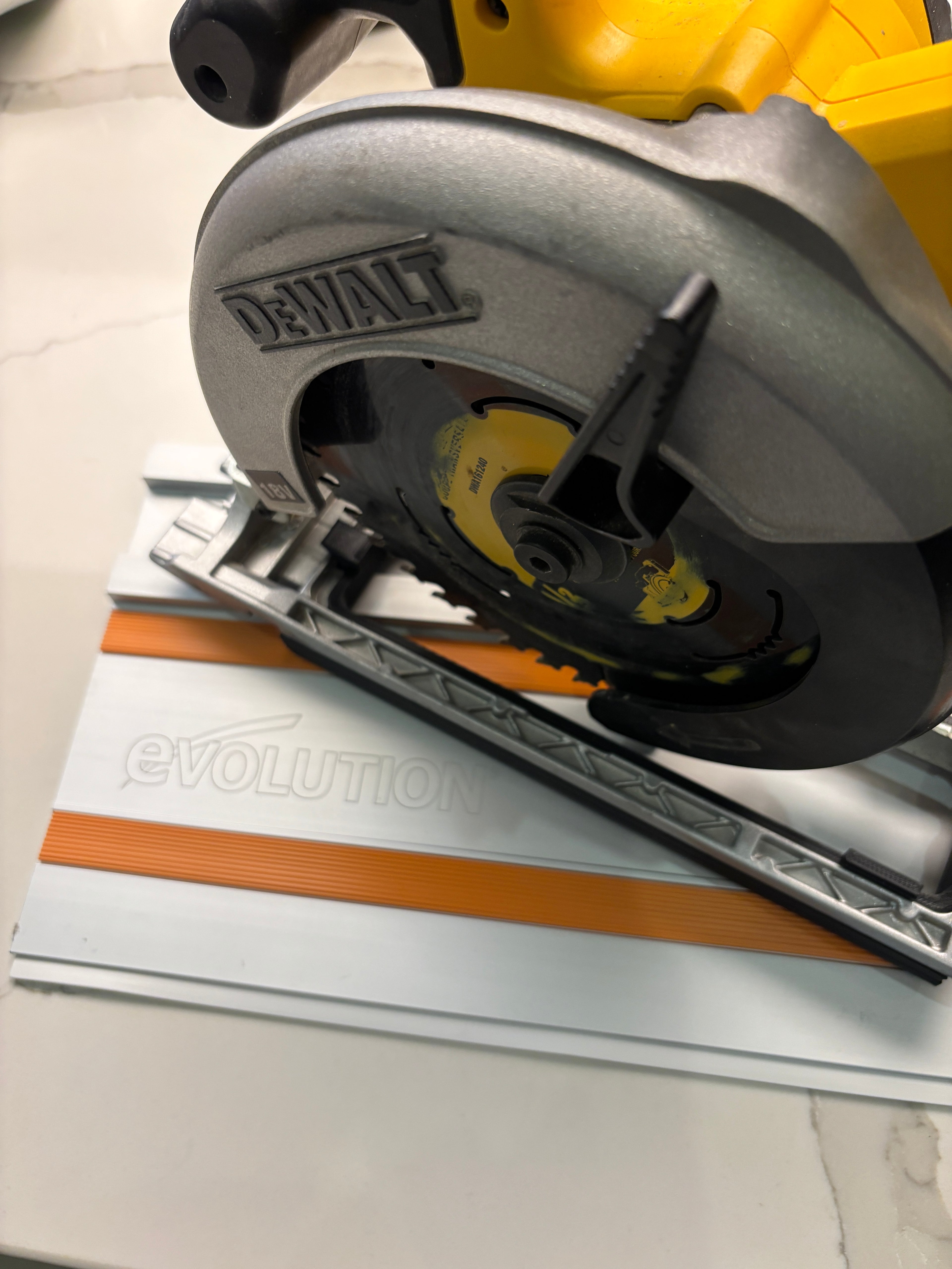 Dewalt DCS391 / DCS565 Adaptor base / Skid plate for Circular Saw to fit Evolution Guide rail