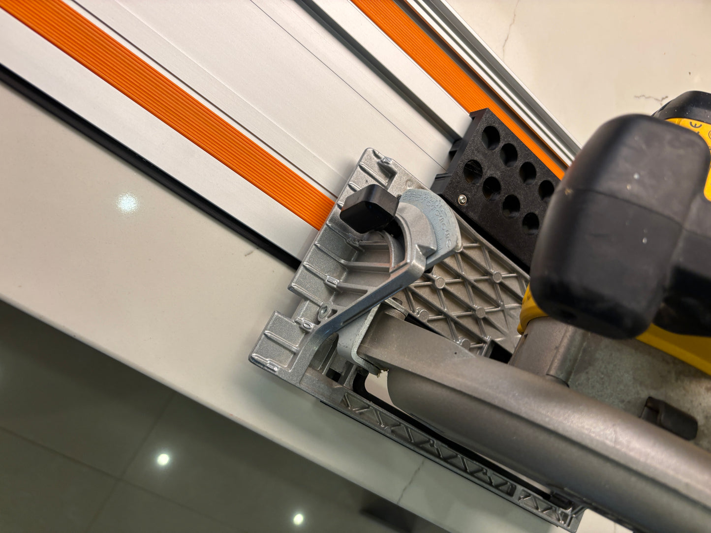 Dewalt DCS391 / DCS565 Adaptor base / Skid plate for Circular Saw to fit Triton Guide rail