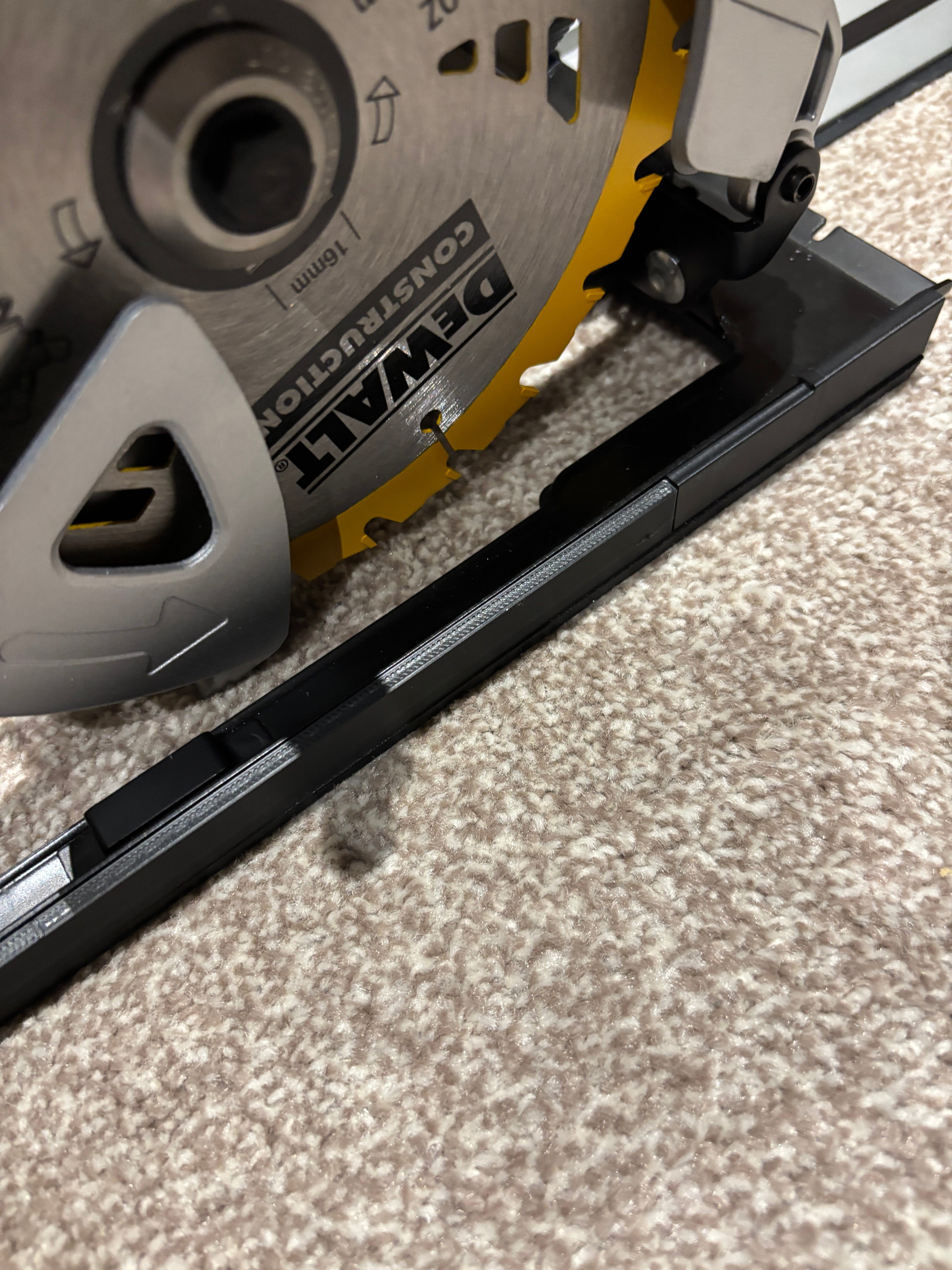 Dewalt DWE560 Adaptor base / Skid plate for Circular Saw to fit Dewalt Guide rail