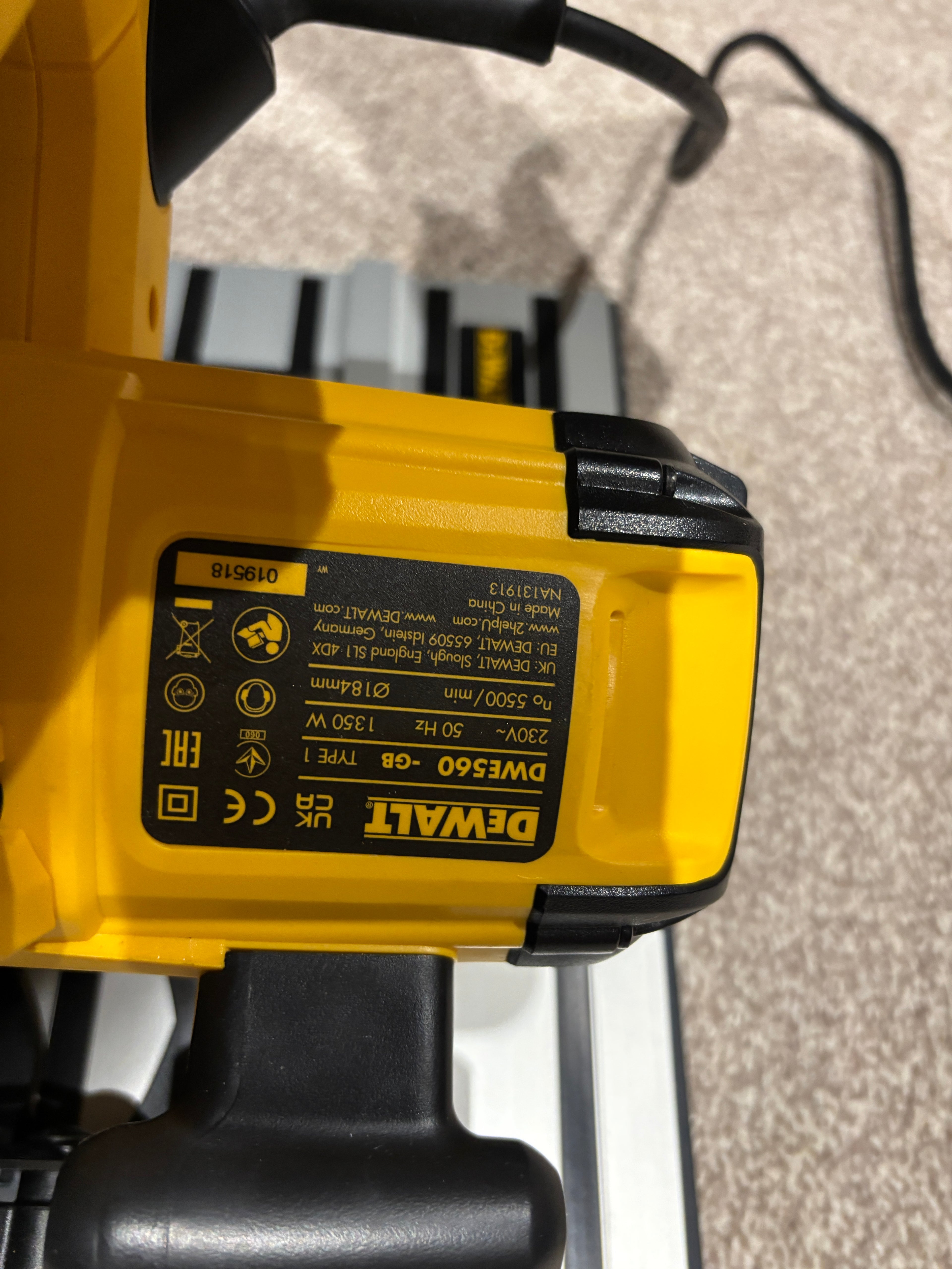 Dewalt DWE560 Adaptor base / Skid plate for Circular Saw to fit Dewalt Guide rail