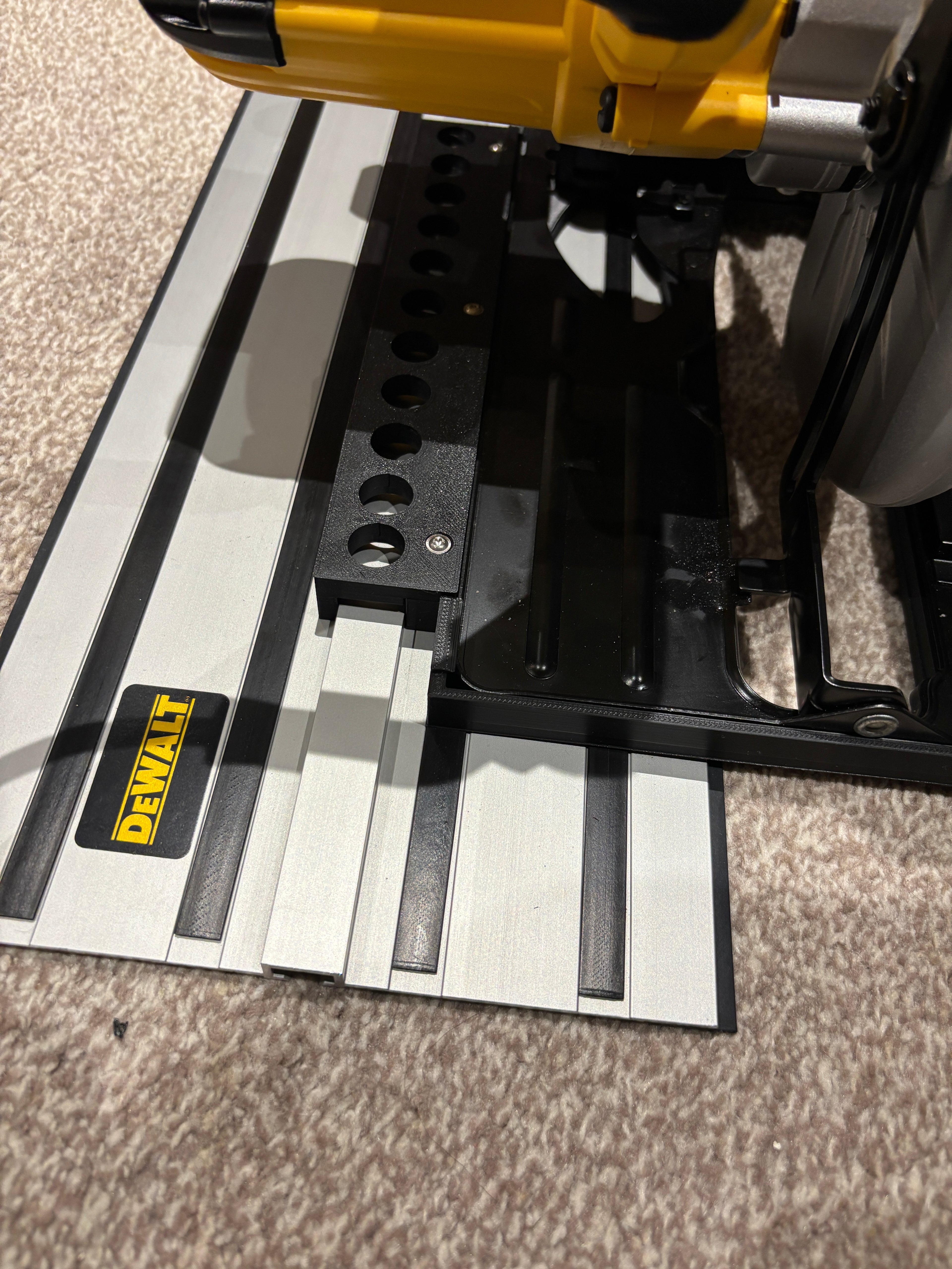 Dewalt DWE560 Adaptor base / Skid plate for Circular Saw to fit Dewalt Guide rail