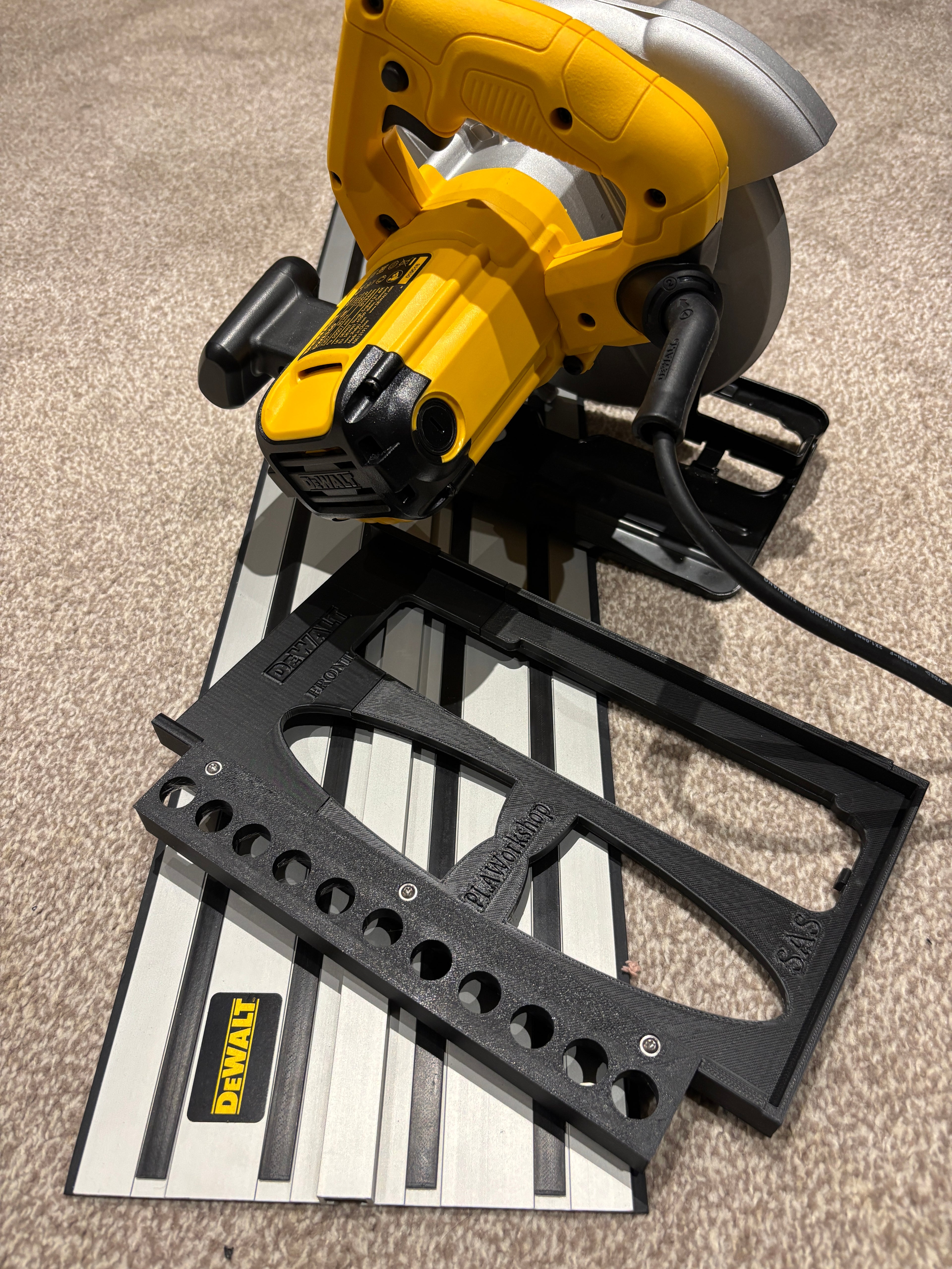 Dewalt DWE560 Adaptor base / Skid plate for Circular Saw to fit Dewalt Guide rail