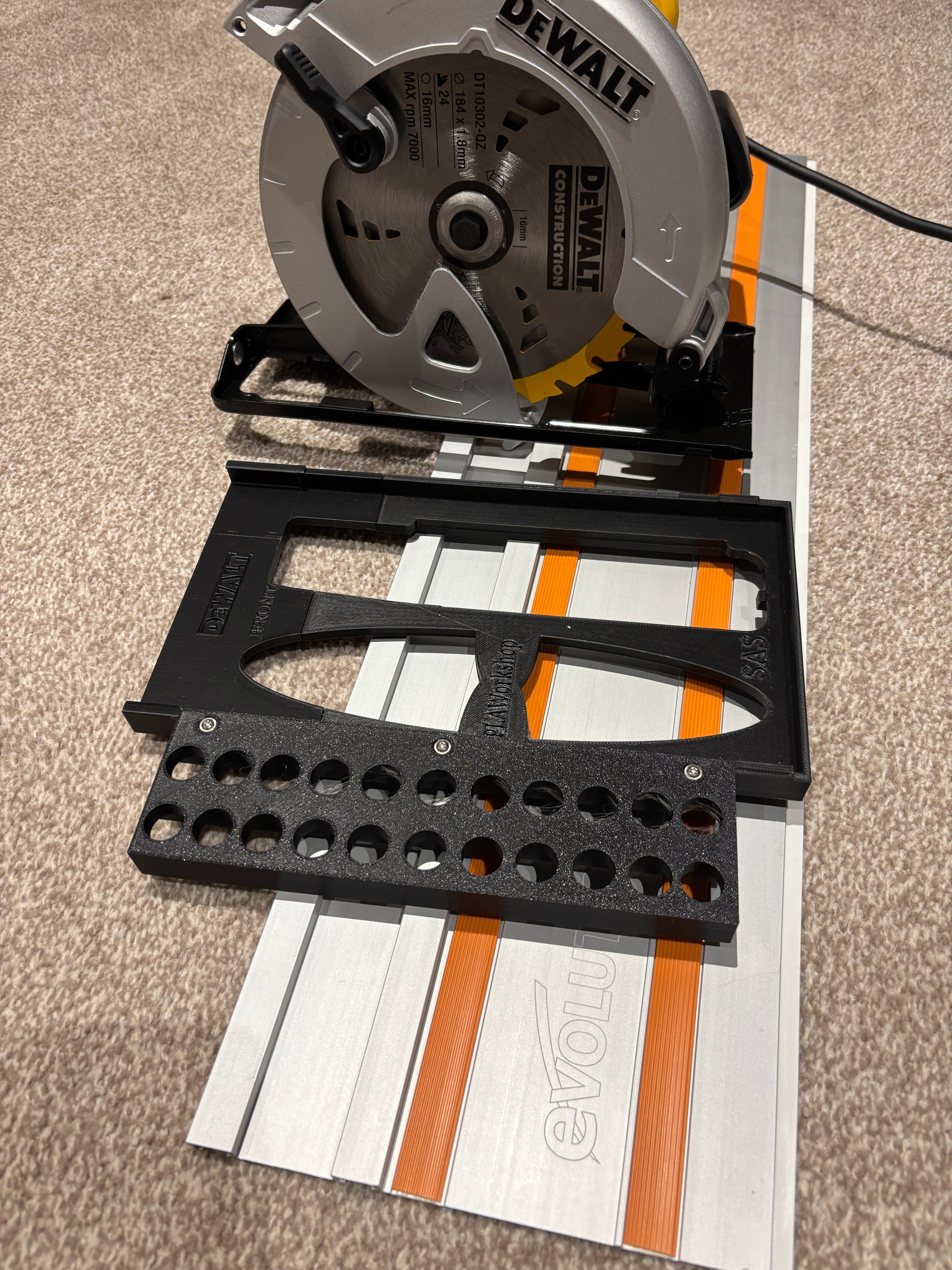 Dewalt DWE560 Adaptor base / Skid plate for Circular Saw to fit Evolution Guide rail