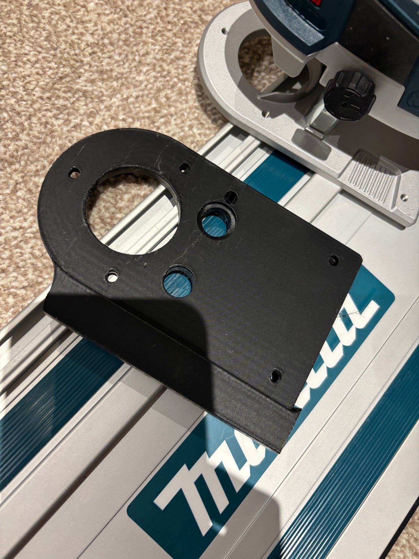 Bosch GKF 12V-8 Cordless Edge Trim Router Base Guide Rail Adapter to Makita Track / Guide Rail