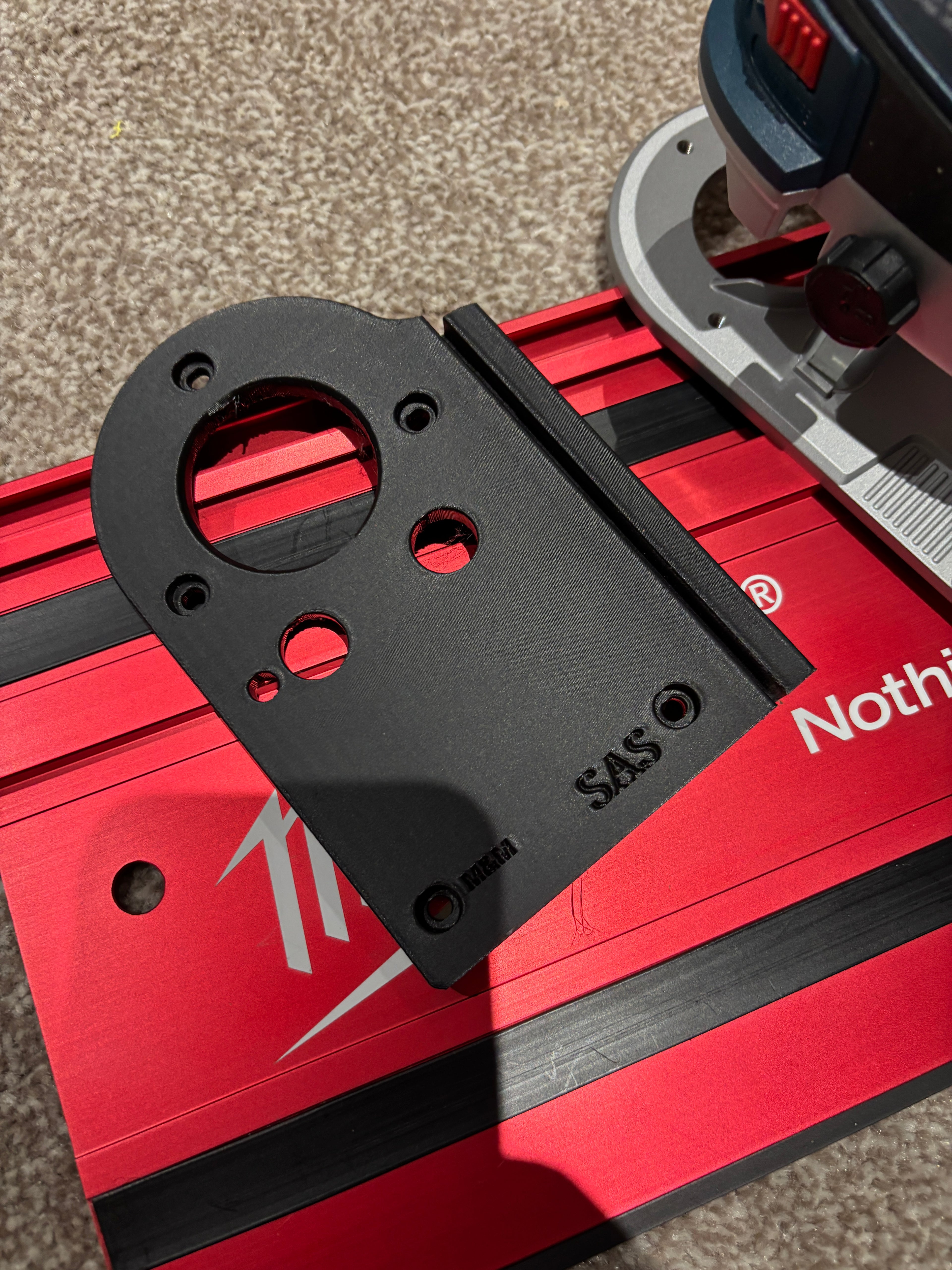 Bosch GKF 12V-8 Cordless Edge Trim Router Base Guide Rail Adapter to Milwaukee Track / Guide Rail