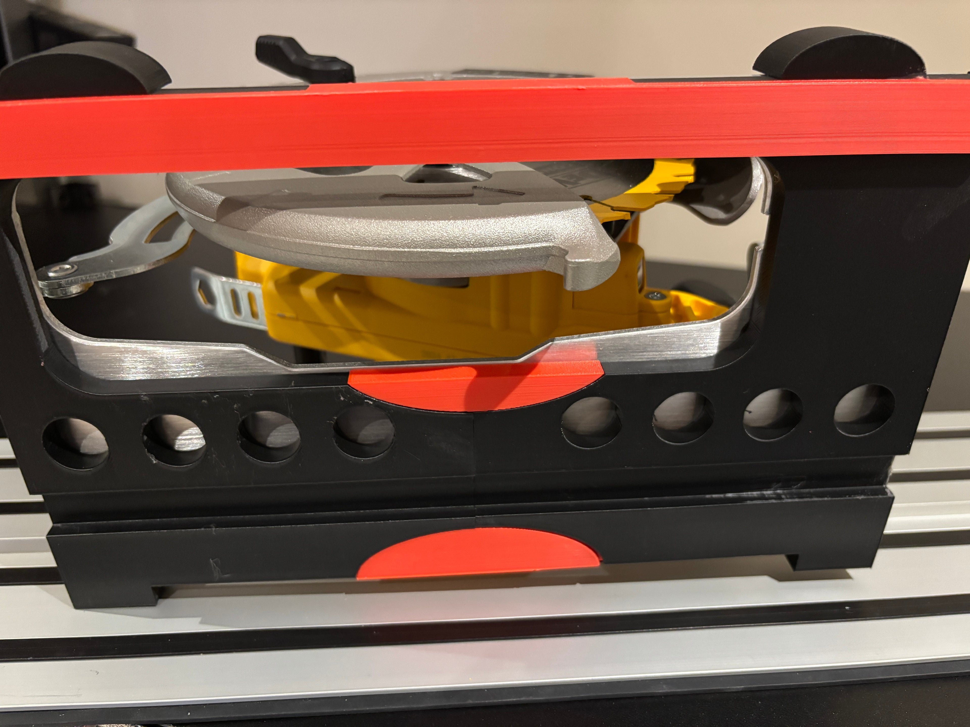 Dewalt DCS570 DWE575 DCS575 DCS578 DCS573 Adaptor base / Skid plate for Circular Saw to fit Dewalt Guide rail