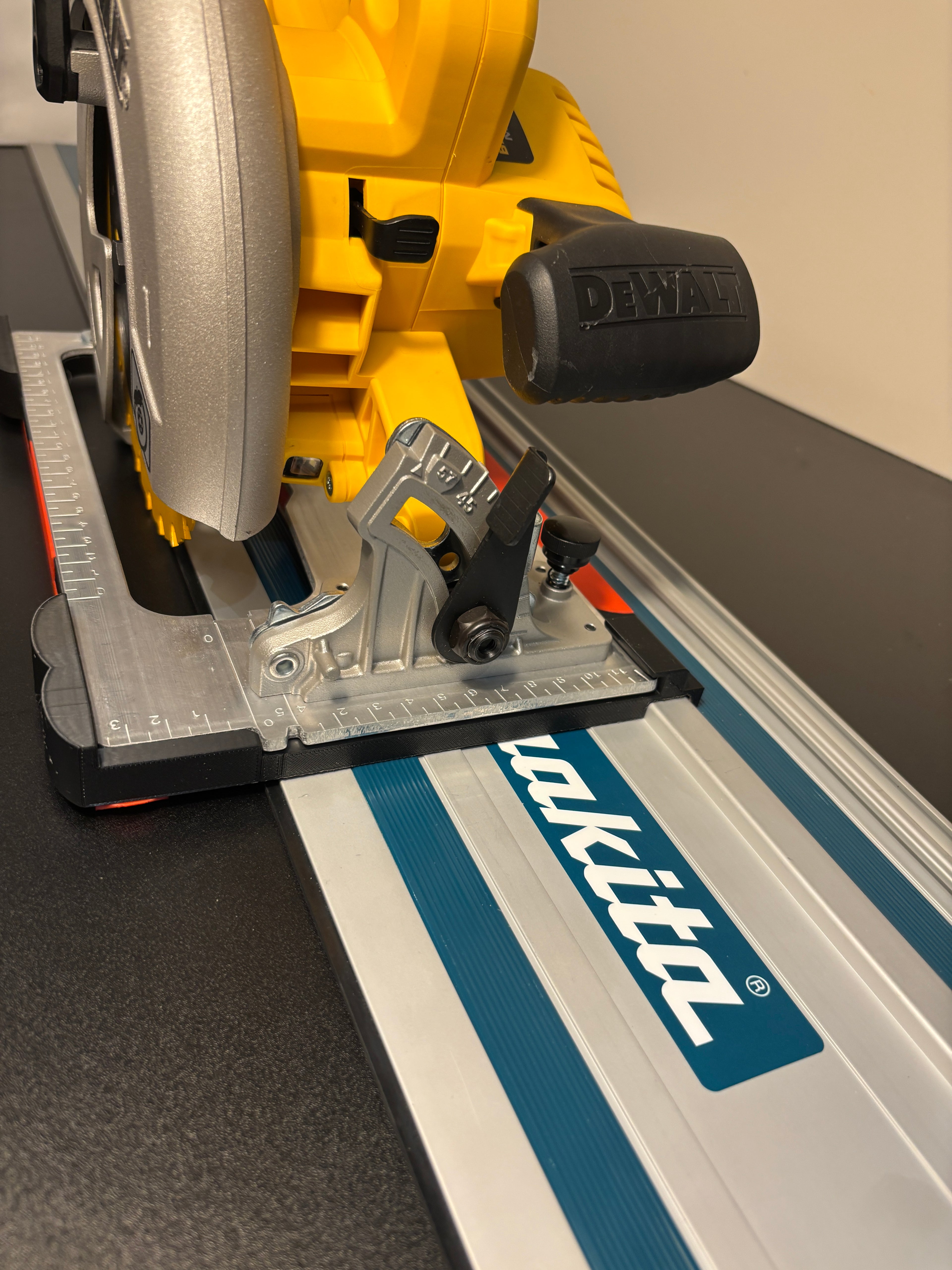Dewalt DCS570 DWE575 DCS575 DCS578 DCS573 Adaptor base / Skid plate for Circular Saw to fit Makita Guide rail