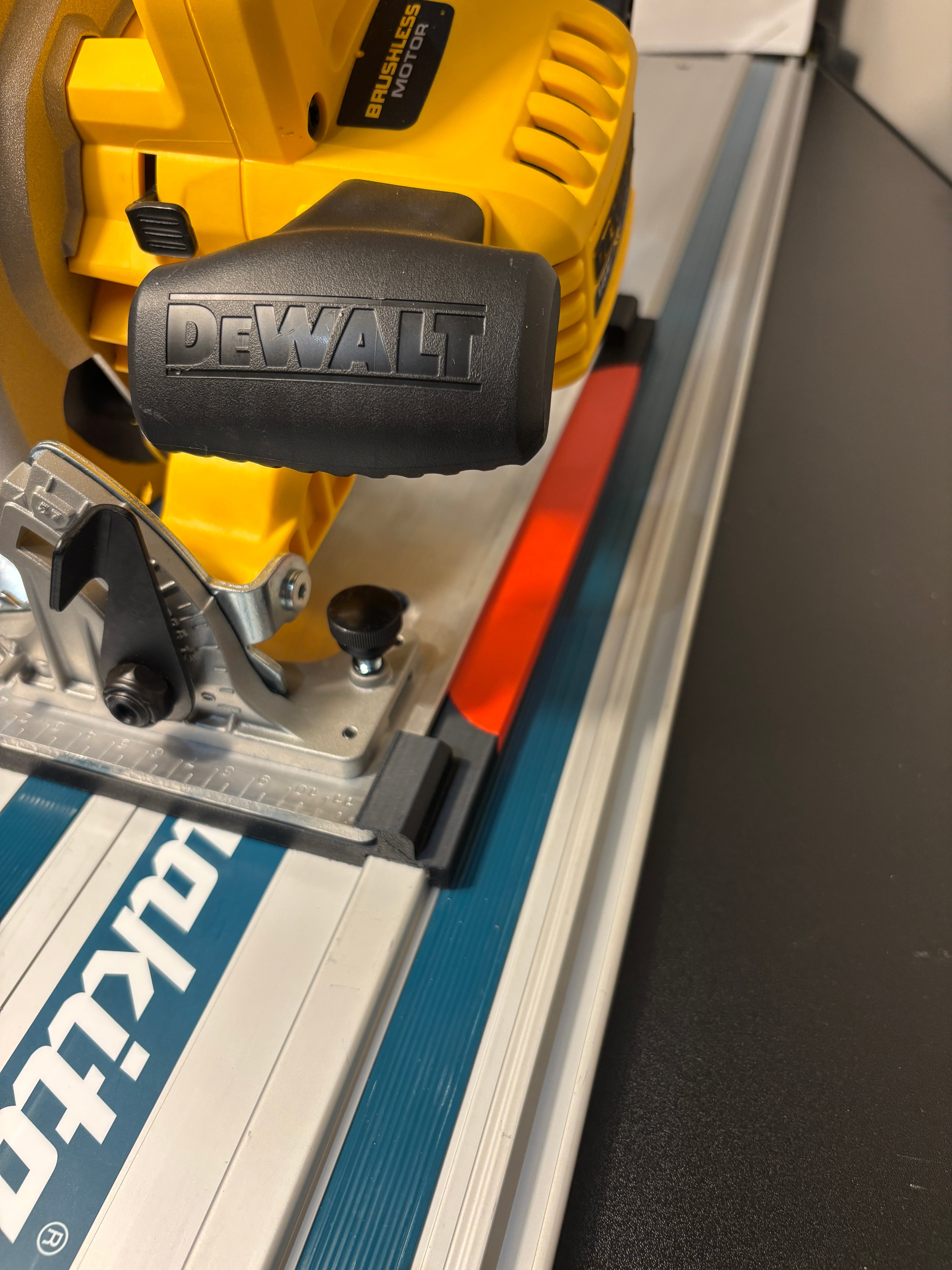 Dewalt DCS570 DWE575 DCS575 DCS578 DCS573 Adaptor base / Skid plate for Circular Saw to fit Makita Guide rail