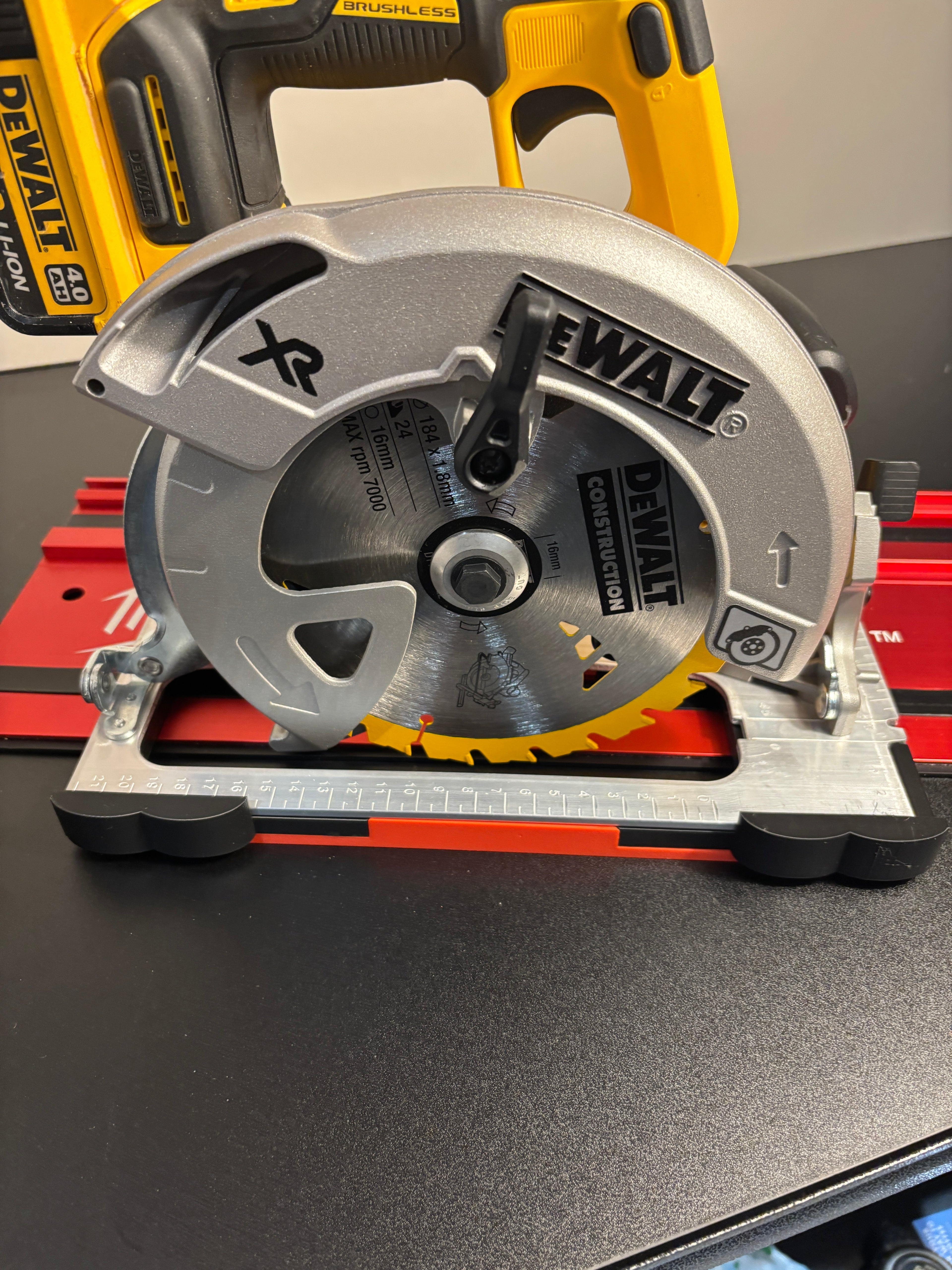 Dewalt DCS570 DWE575 DCS575 DCS578 DCS573 Adaptor base / Skid plate for Circular Saw to fit Milwaukee Guide rail