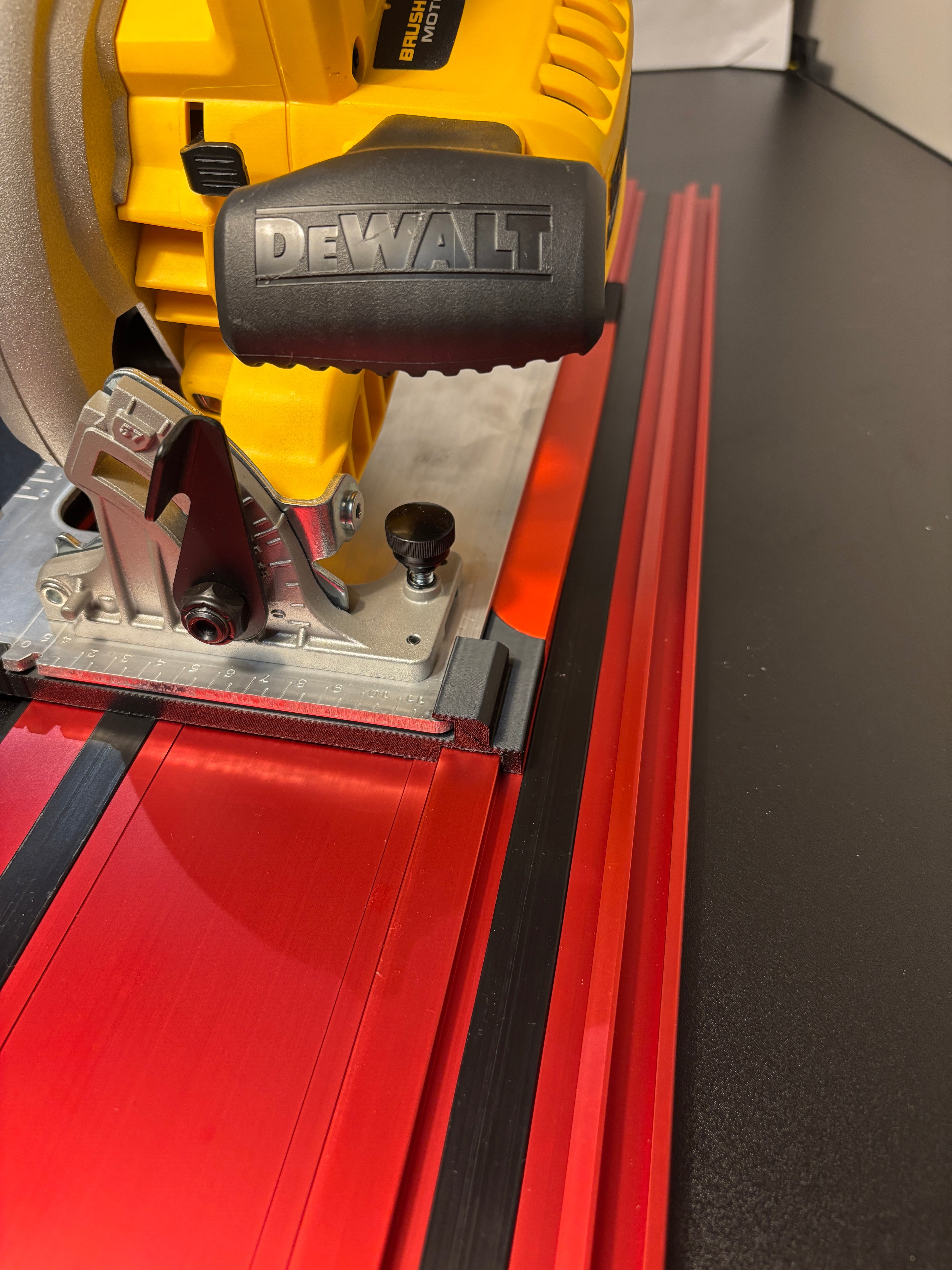 Dewalt DCS570 DWE575 DCS575 DCS578 DCS573 Adaptor base / Skid plate for Circular Saw to fit Milwaukee Guide rail