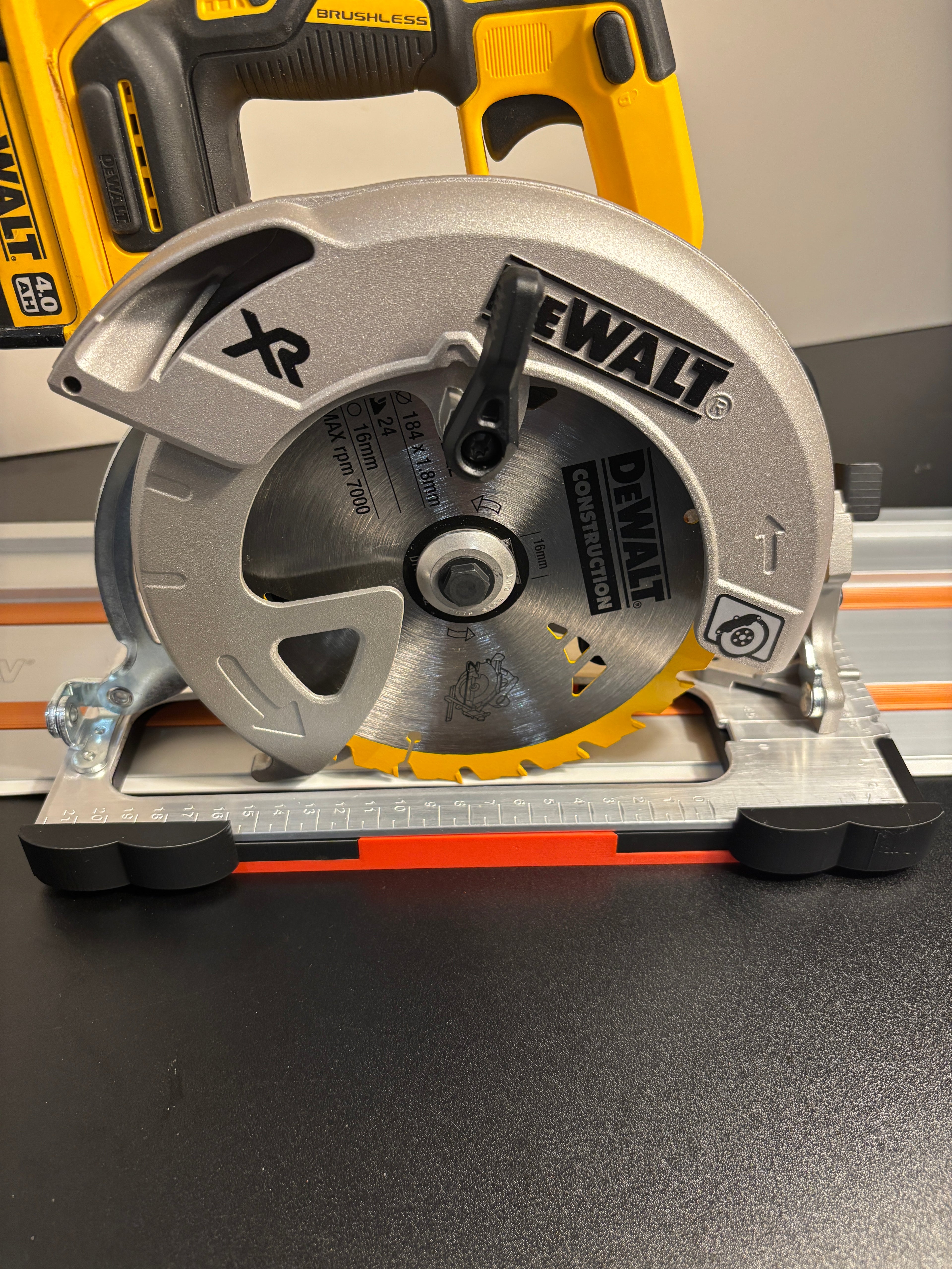 Dewalt DCS570 DWE575 DCS575 DCS578 DCS573 Adaptor base / Skid plate for Circular Saw to fit Evolution Guide Rail