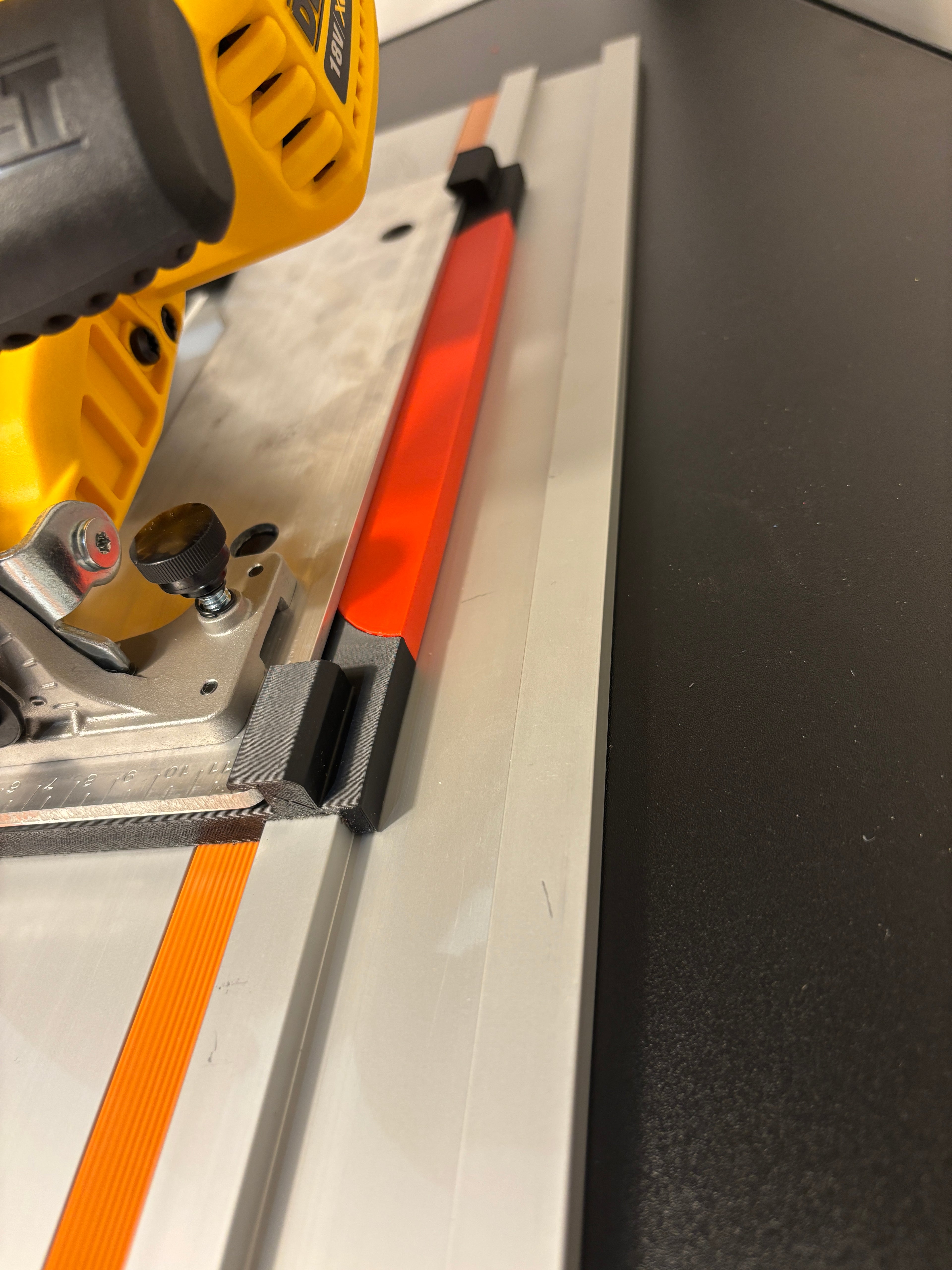 Dewalt DCS570 DWE575 DCS575 DCS578 DCS573 Adaptor base / Skid plate for Circular Saw to fit Evolution Guide Rail