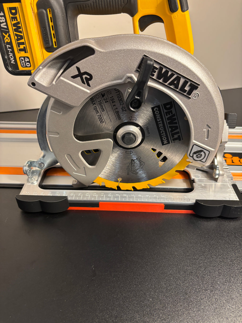 Dewalt DCS570 DWE575 DCS575 DCS578 DCS573 Adaptor base / Skid plate for Circular Saw to fit Triton Guide rail
