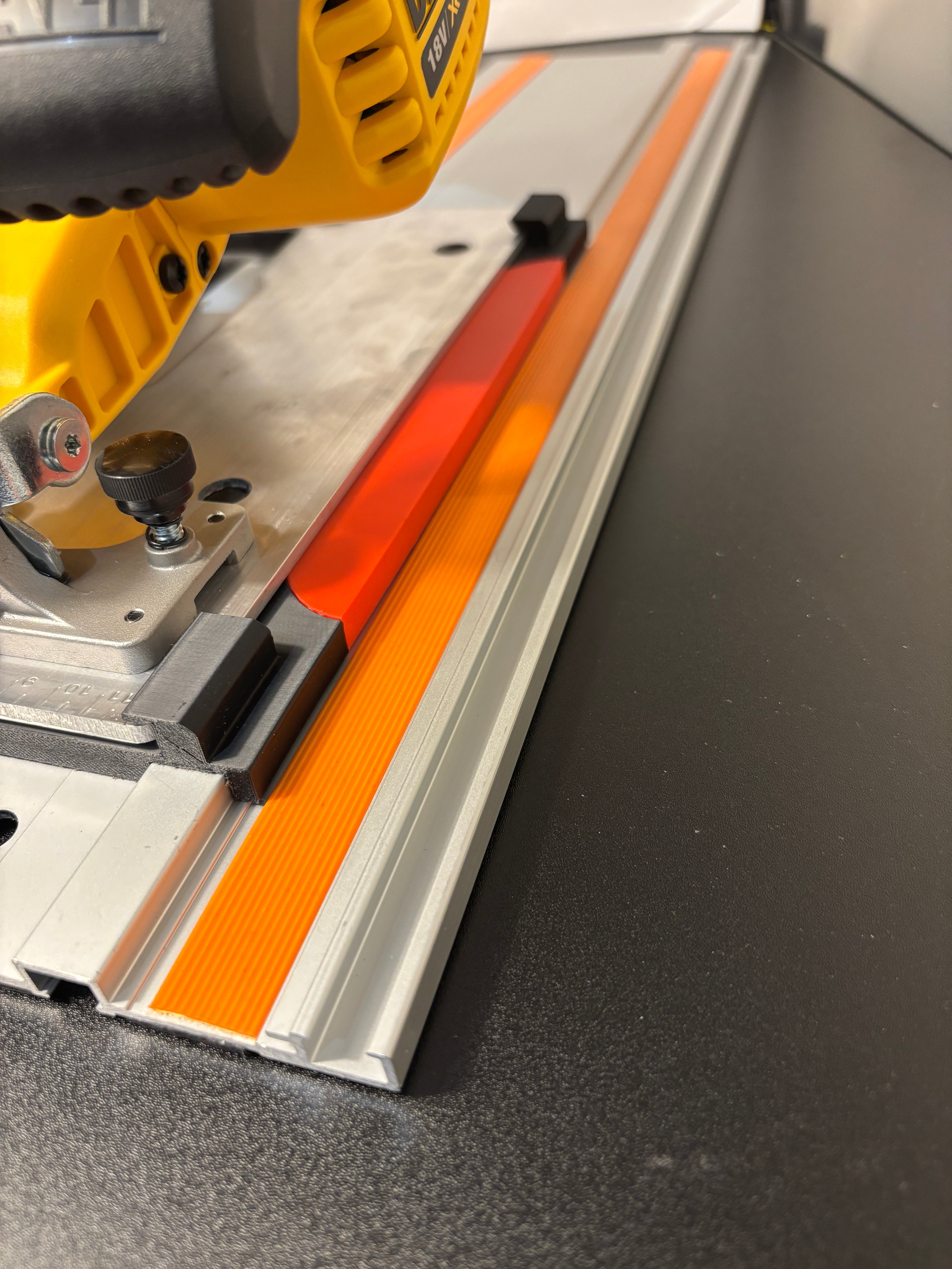 Dewalt DCS570 DWE575 DCS575 DCS578 DCS573 Adaptor base / Skid plate for Circular Saw to fit Triton Guide rail