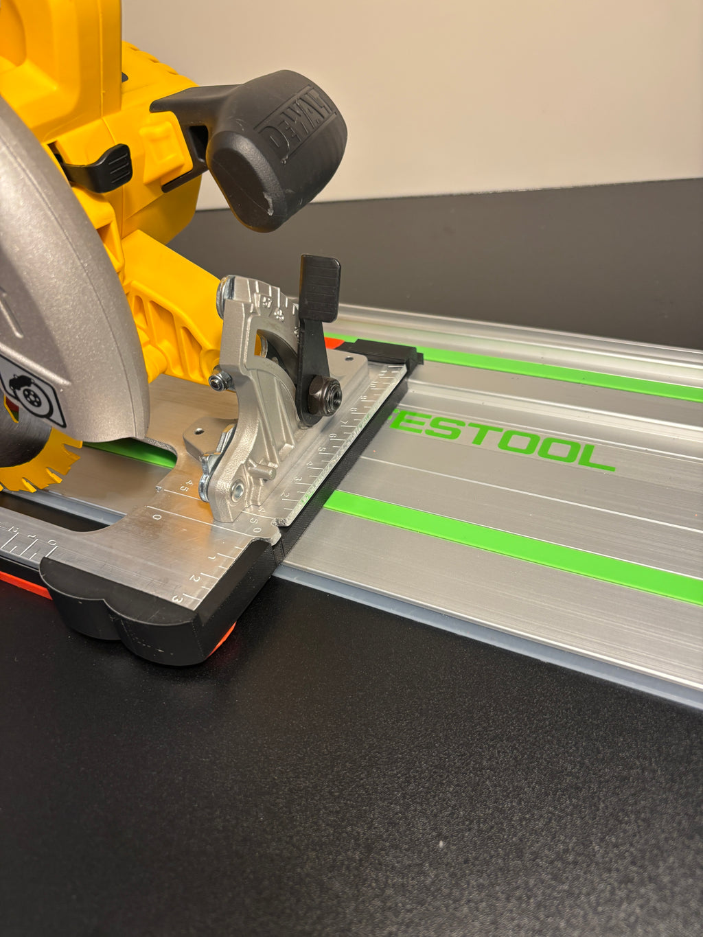 Dewalt DCS570 DWE575 DCS575 DCS578 DCS573 Adaptor base / Skid plate for Circular Saw to fit Festool Guide rail