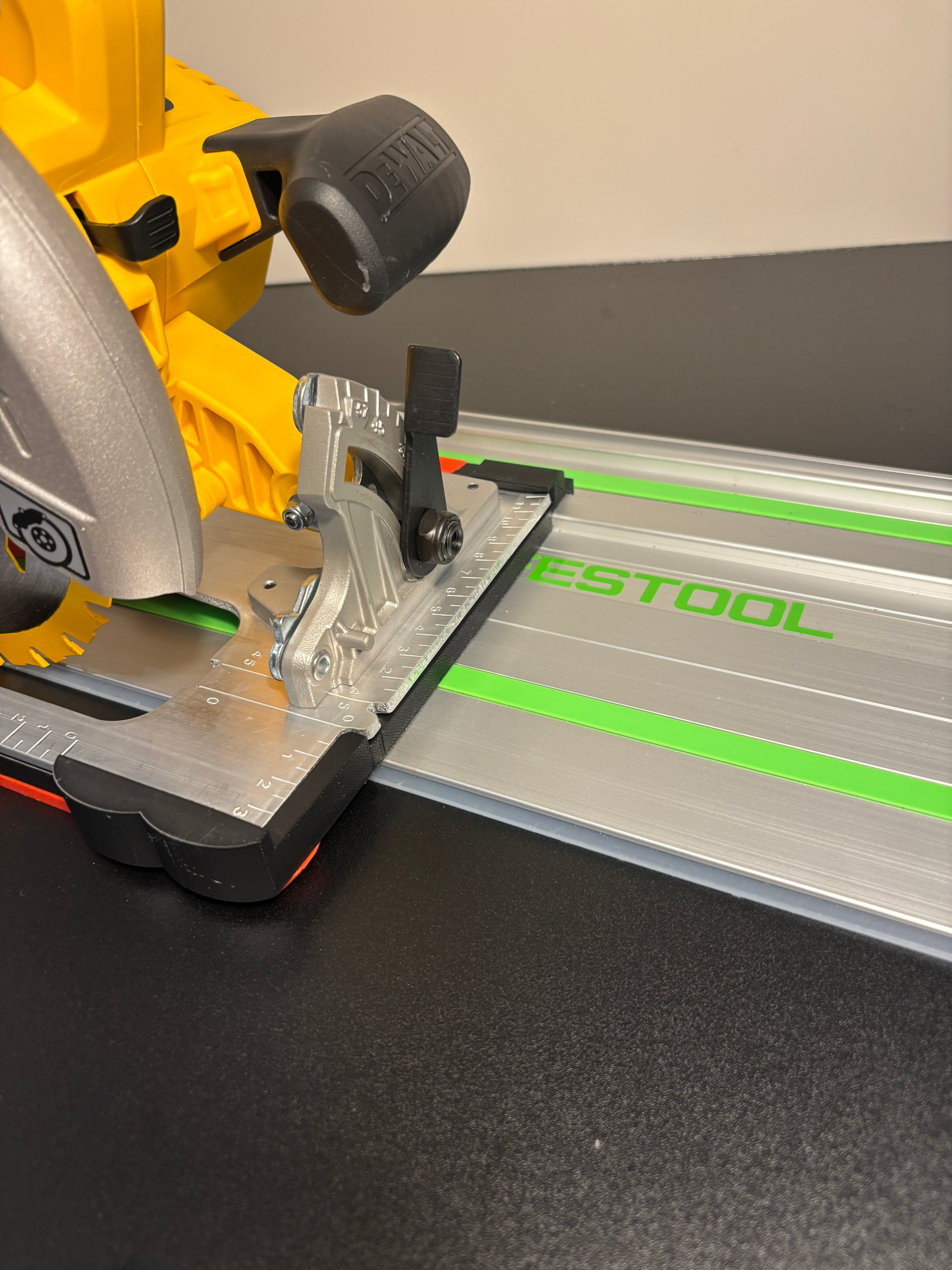 Dewalt DCS570 DWE575 DCS575 DCS578 DCS573 Adaptor base / Skid plate for Circular Saw to fit Festool Guide rail
