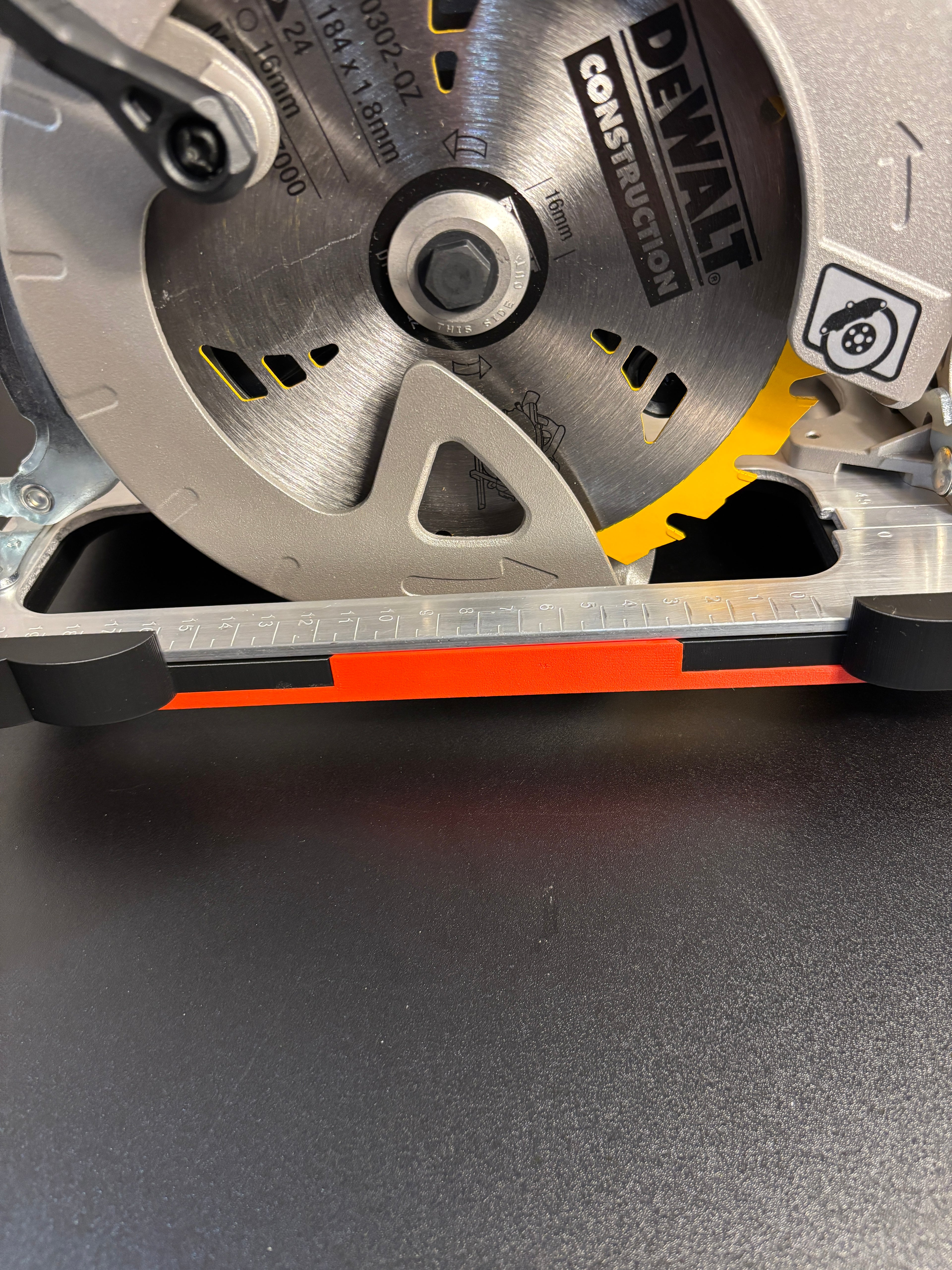 Dewalt DCS570 DWE575 DCS575 DCS578 DCS573 Adaptor base / Skid plate for Circular Saw to fit Milwaukee Guide rail