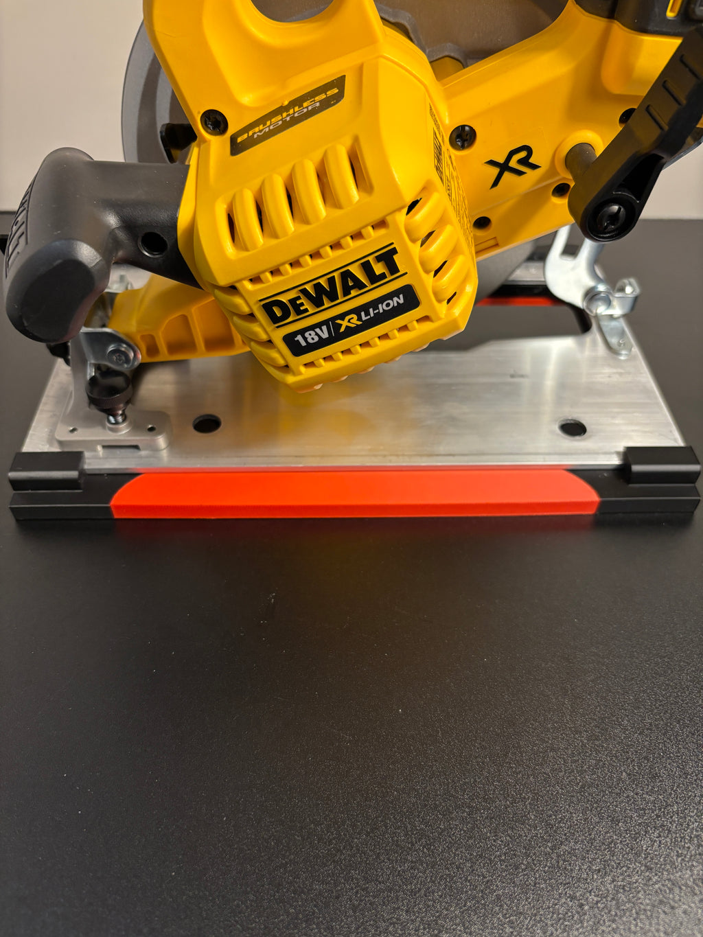 Dewalt DCS570 DWE575 DCS575 DCS578 DCS573 Adaptor base / Skid plate for Circular Saw to fit Milwaukee Guide rail