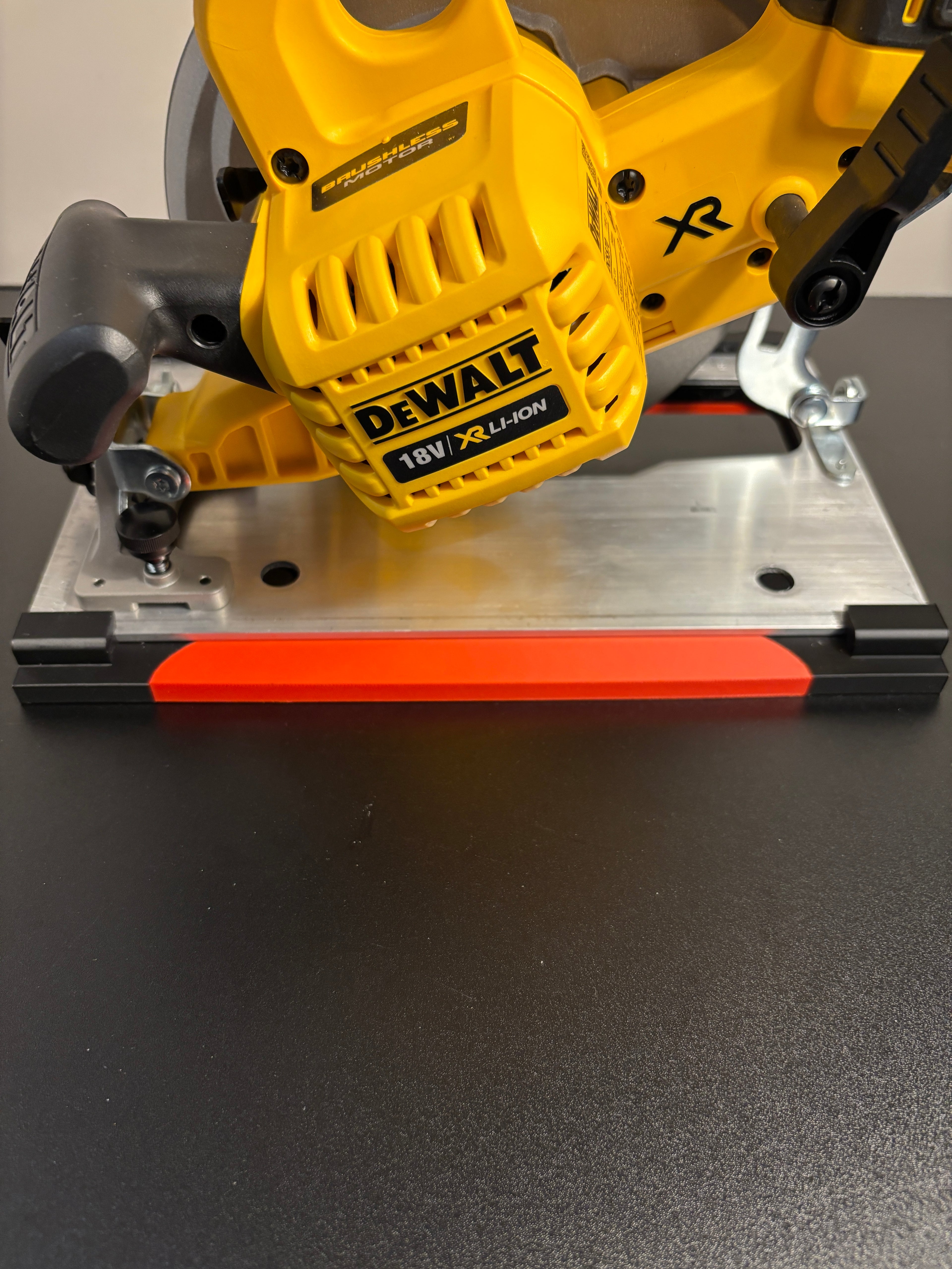 Dewalt DCS570 DWE575 DCS575 DCS578 DCS573 Adaptor base / Skid plate for Circular Saw to fit Milwaukee Guide rail