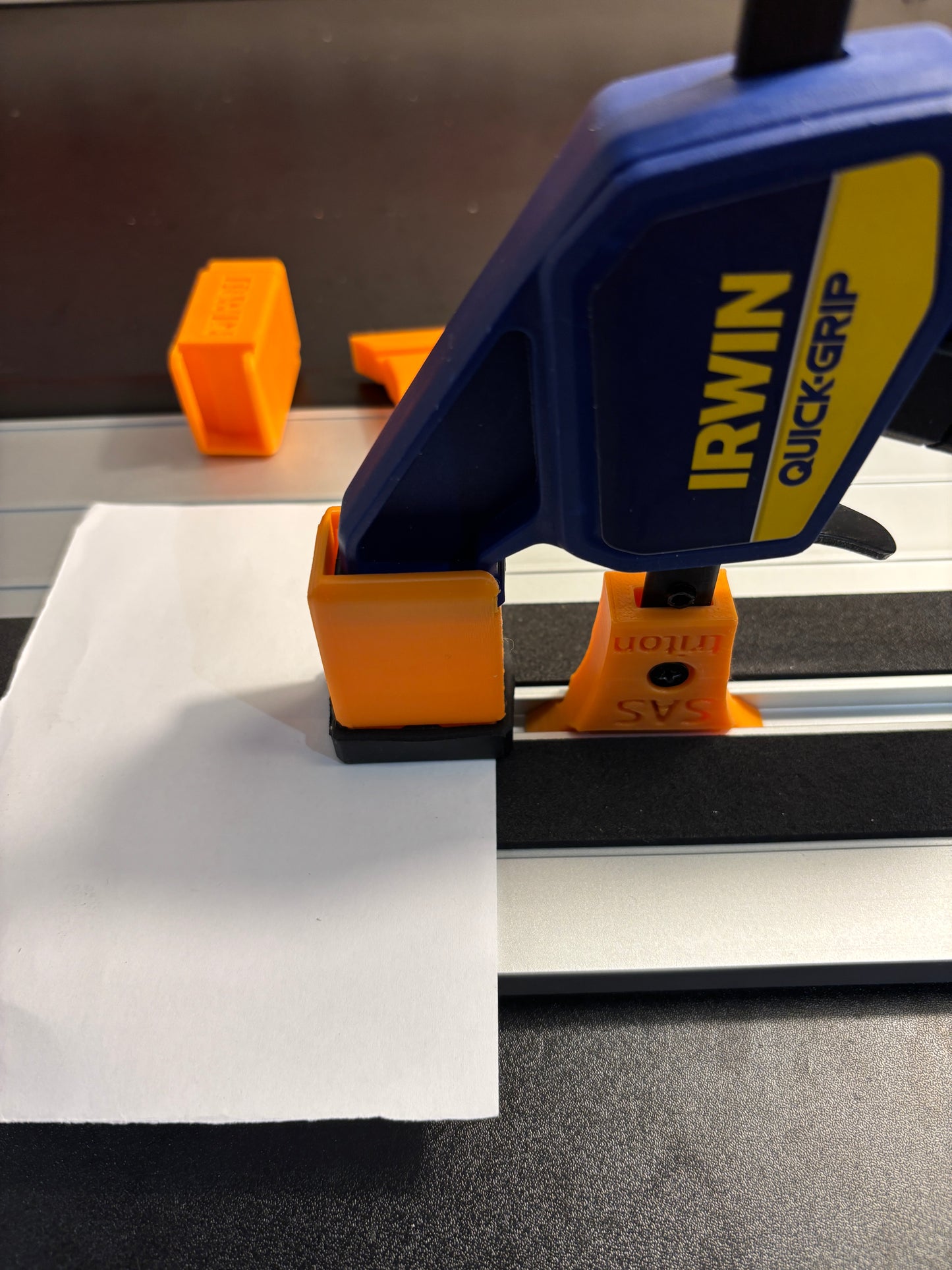 Irwin Quick Grip Clamp Adaptor to fit Triton Guide Rail with Riser block- Works with the thinnest of materials - Pair 2x