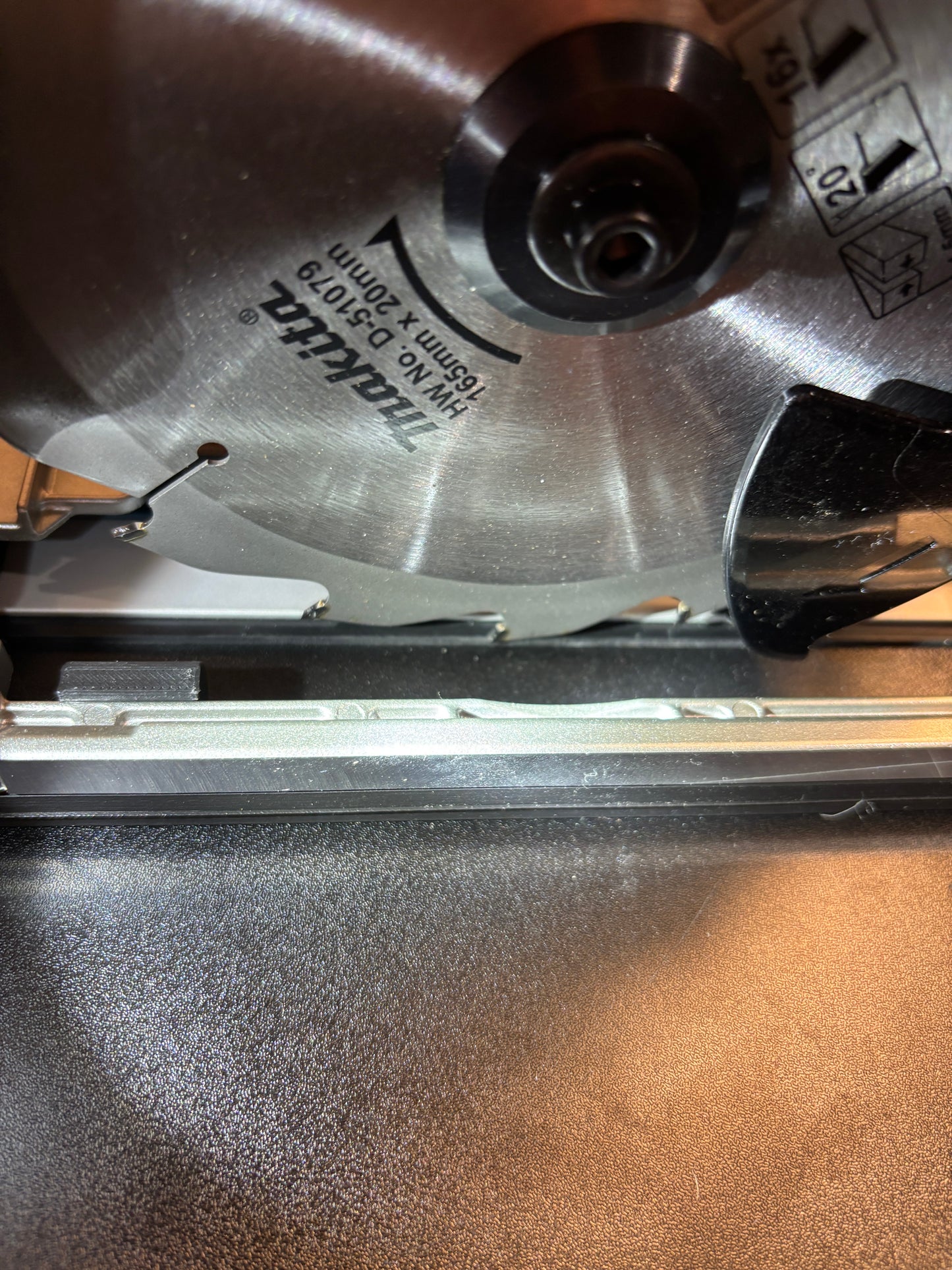 Makita DSS610 / DSS611 Adaptor base / Skid plate for Circular Saw to fit Makita Guide rail