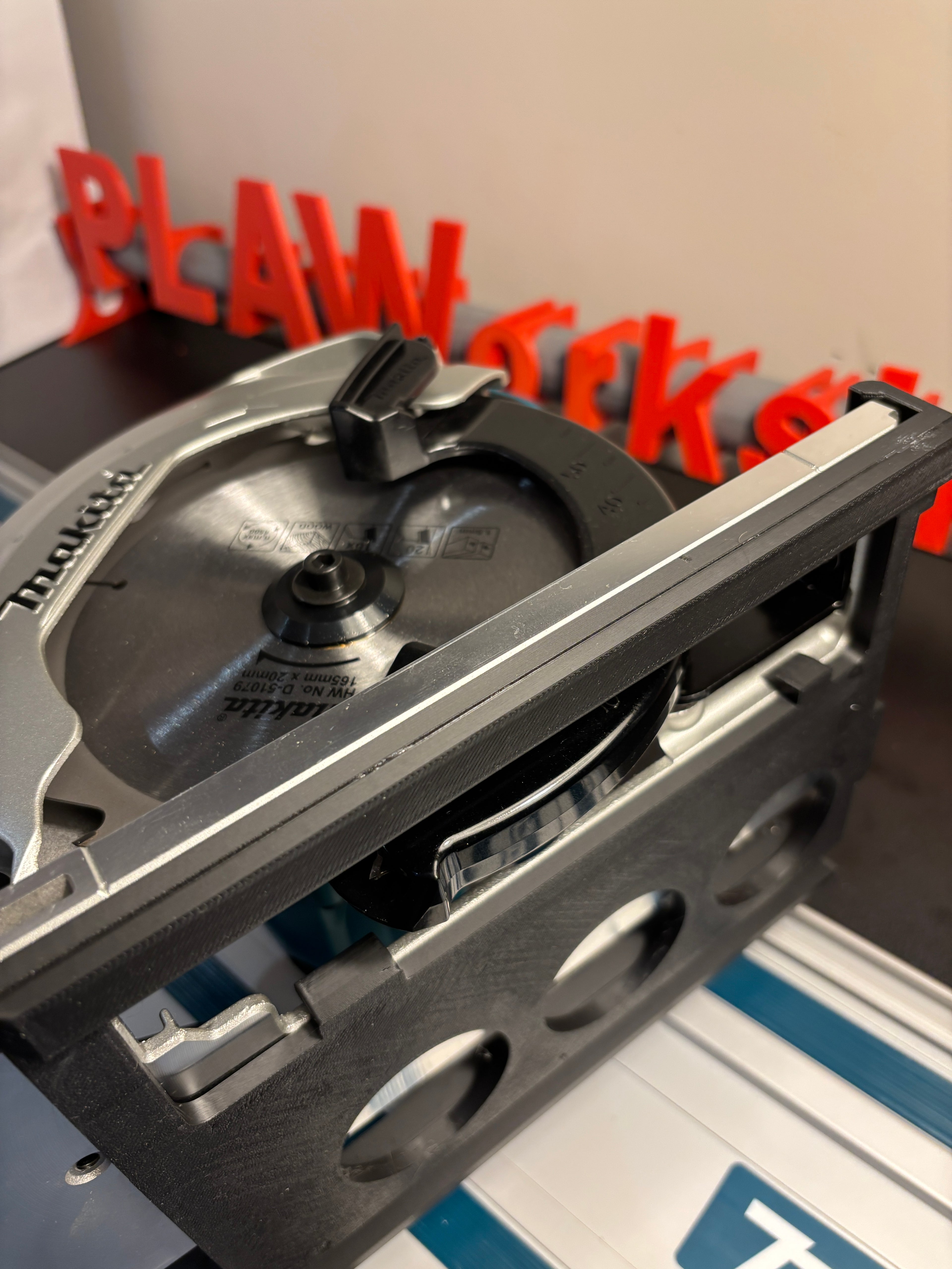 Makita DSS610 / DSS611 Adaptor base / Skid plate for Circular Saw to fit Makita Guide rail