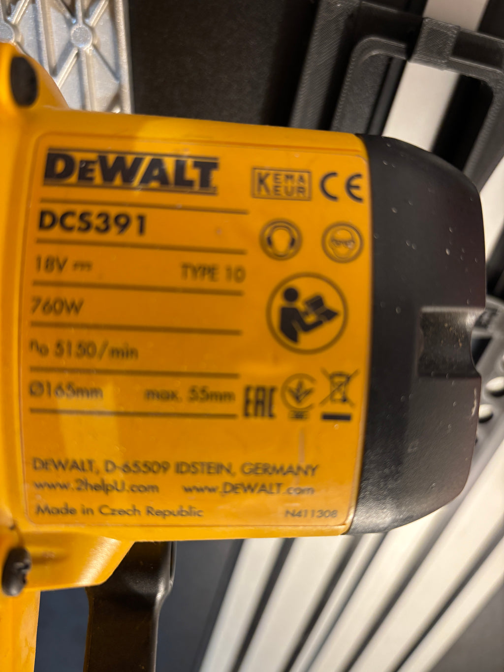 Dewalt DCS391 / DCS565 Adaptor base / Skid plate for Circular Saw to fit Dewalt Guide rail