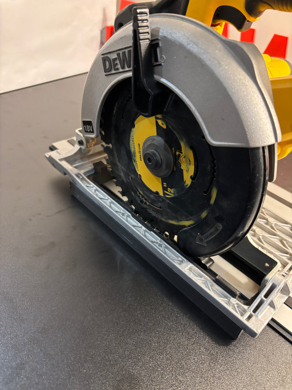 Dewalt DCS391 / DCS565 Adaptor base / Skid plate for Circular Saw to fit Dewalt Guide rail