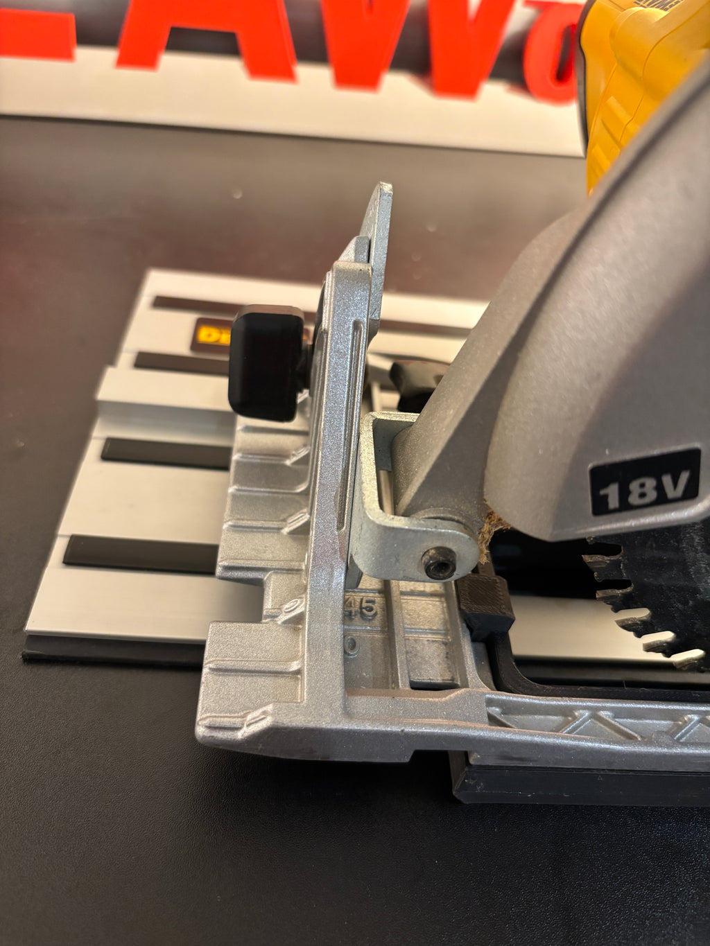 Dewalt DCS391 / DCS565 Adaptor base / Skid plate for Circular Saw to fit Dewalt Guide rail