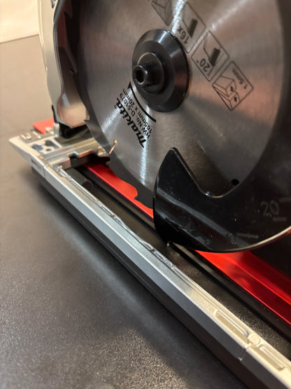 Makita DSS610 / DSS611 Adaptor base / Skid plate for Circular Saw to fit Milwaukee Guide rail