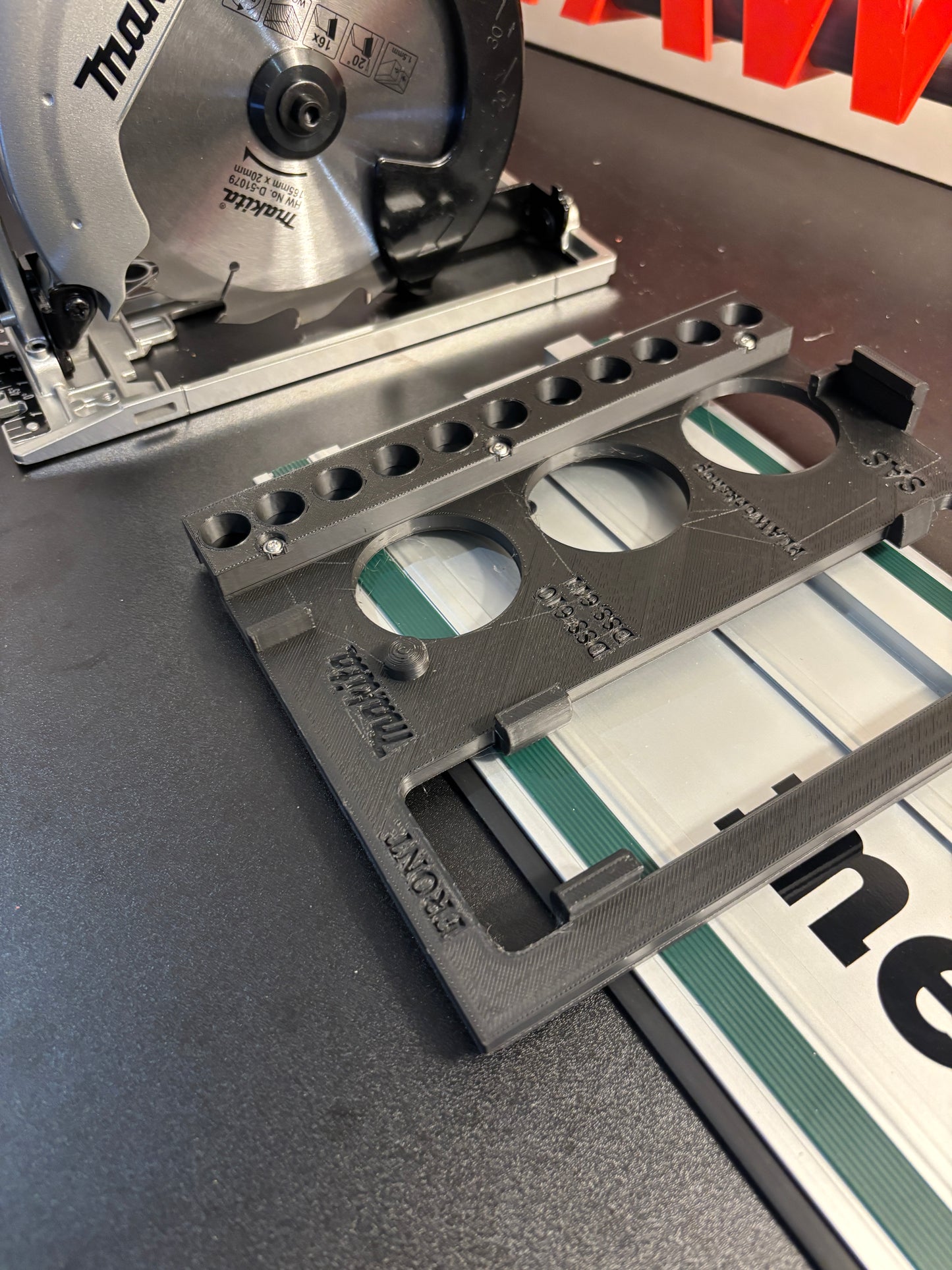 Makita DSS610 / DSS611 Adaptor base / Skid plate for Circular Saw to fit Metabo Guide rail