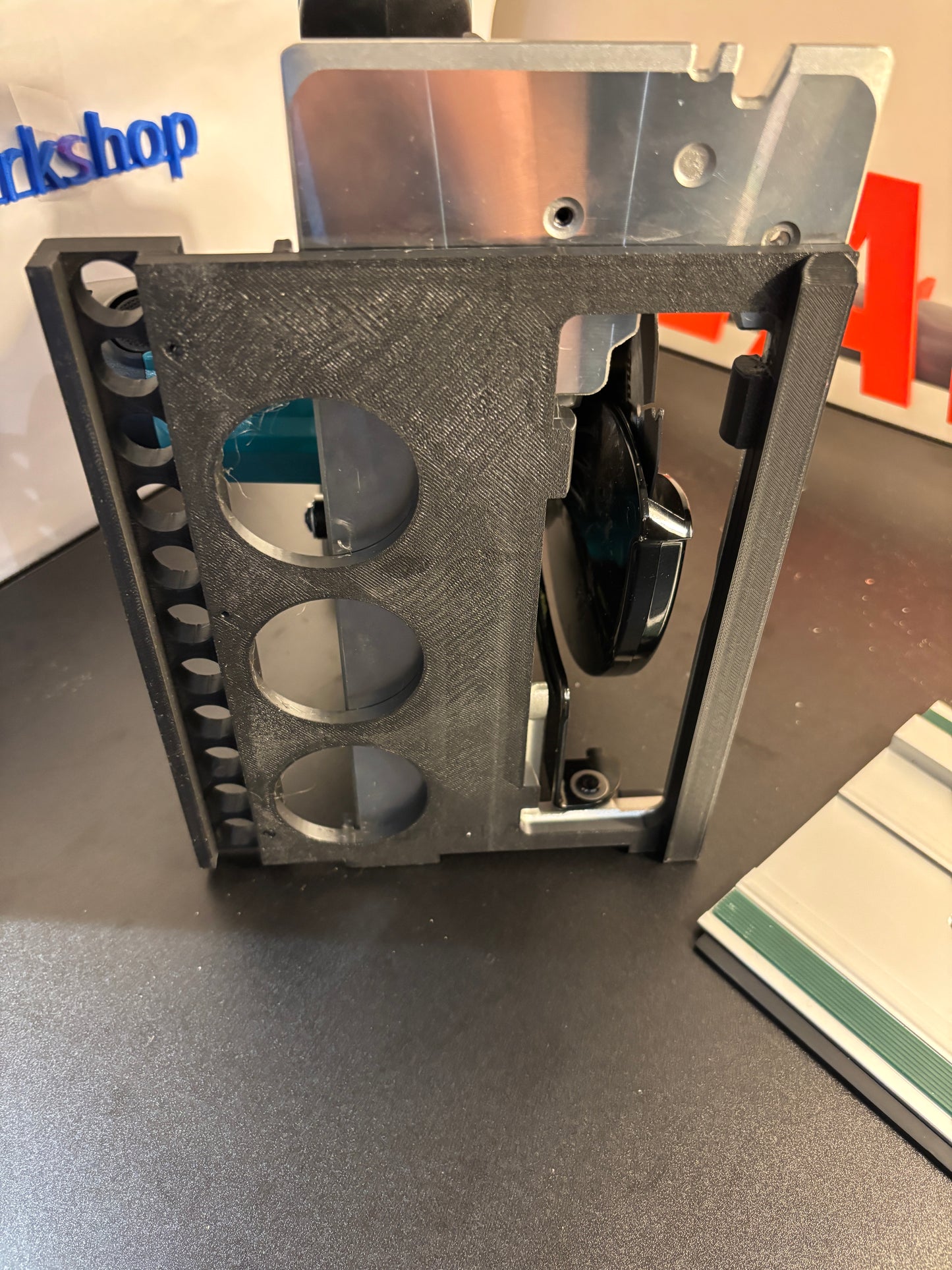 Makita DSS610 / DSS611 Adaptor base / Skid plate for Circular Saw to fit Metabo Guide rail