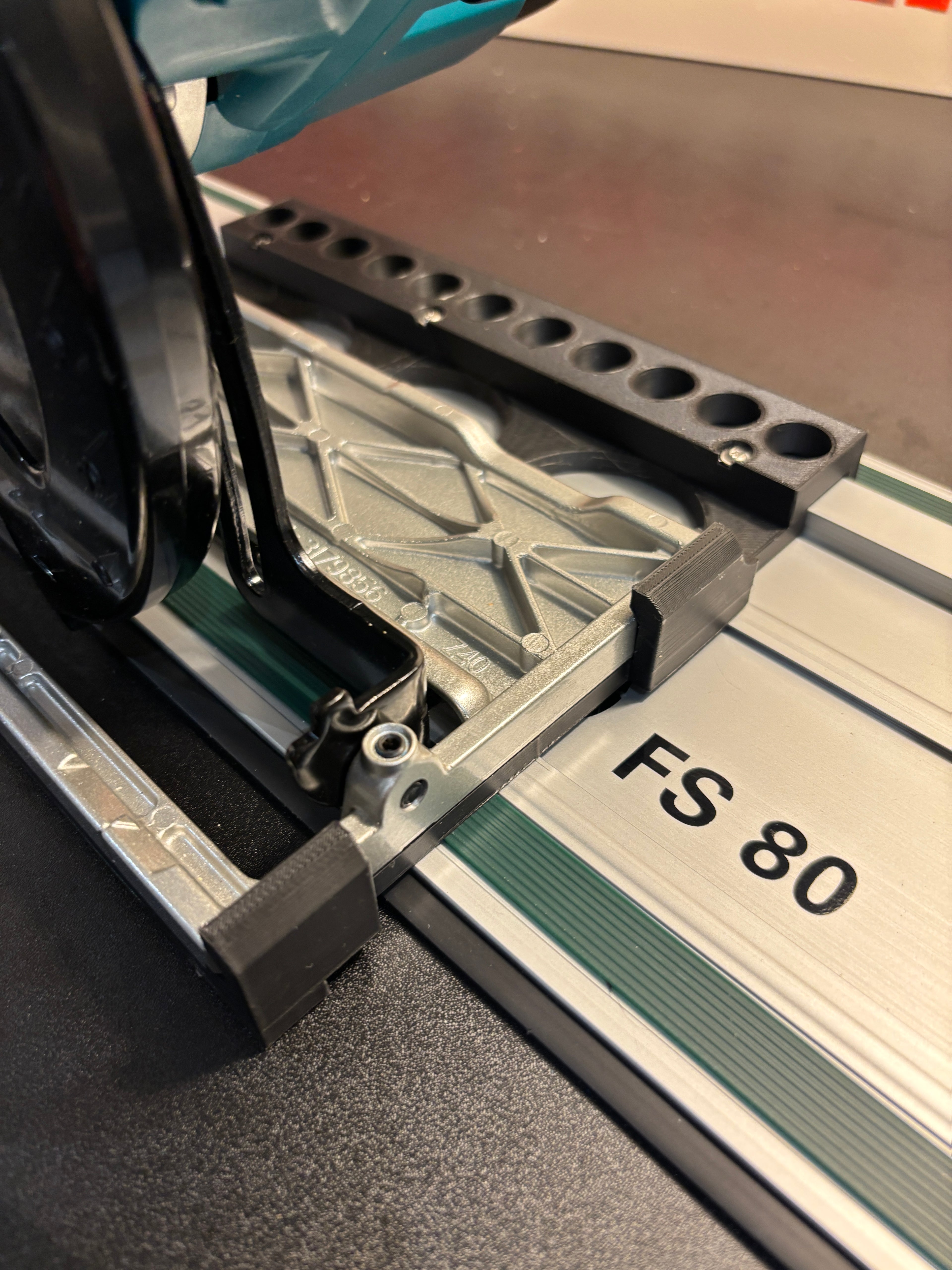 Makita DSS610 / DSS611 Adaptor base / Skid plate for Circular Saw to fit Metabo Guide rail