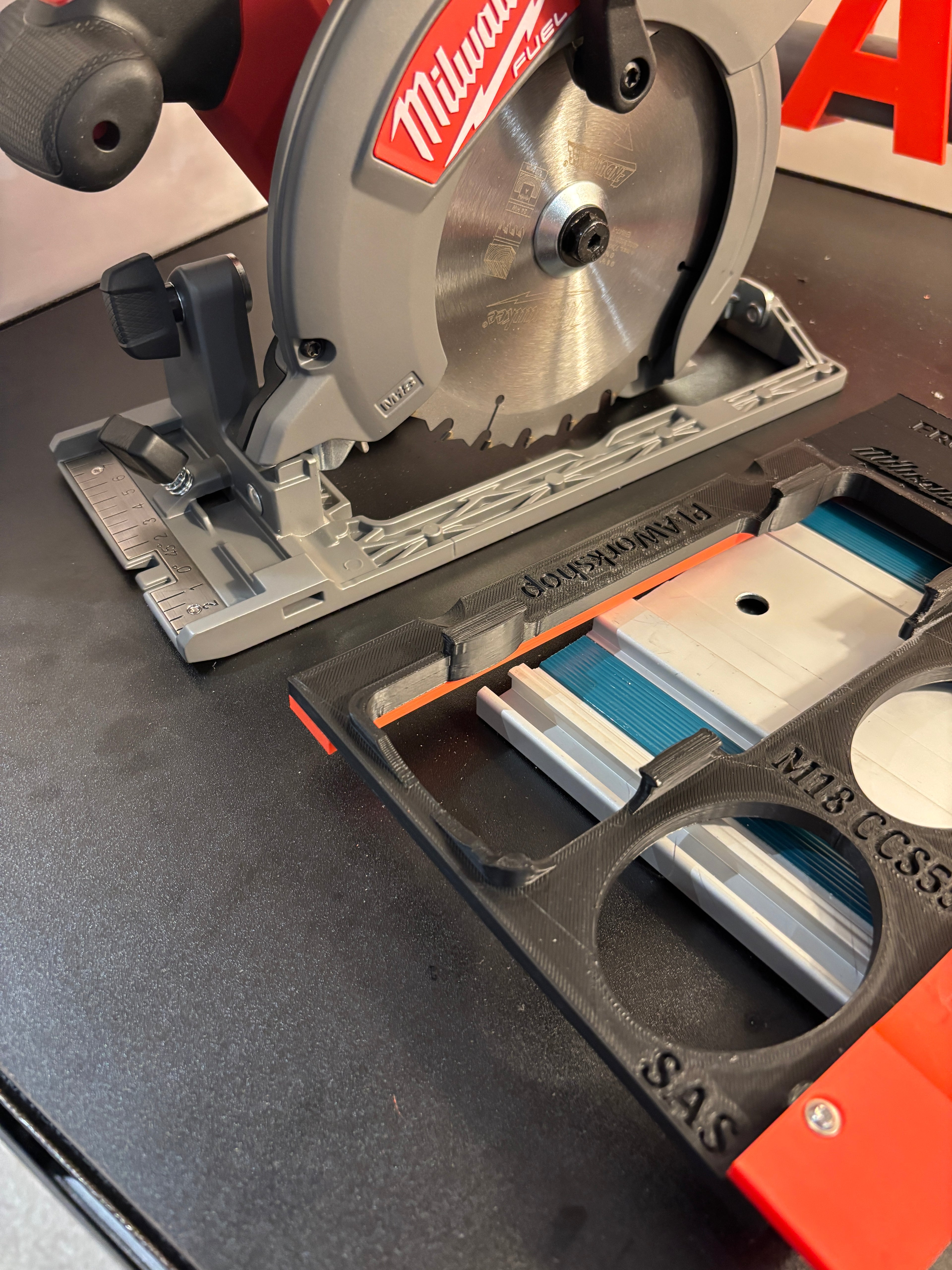 Milwaukee M18 CCS55 Adaptor base / Skid plate for Circular Saw to fit Makita Guide rail