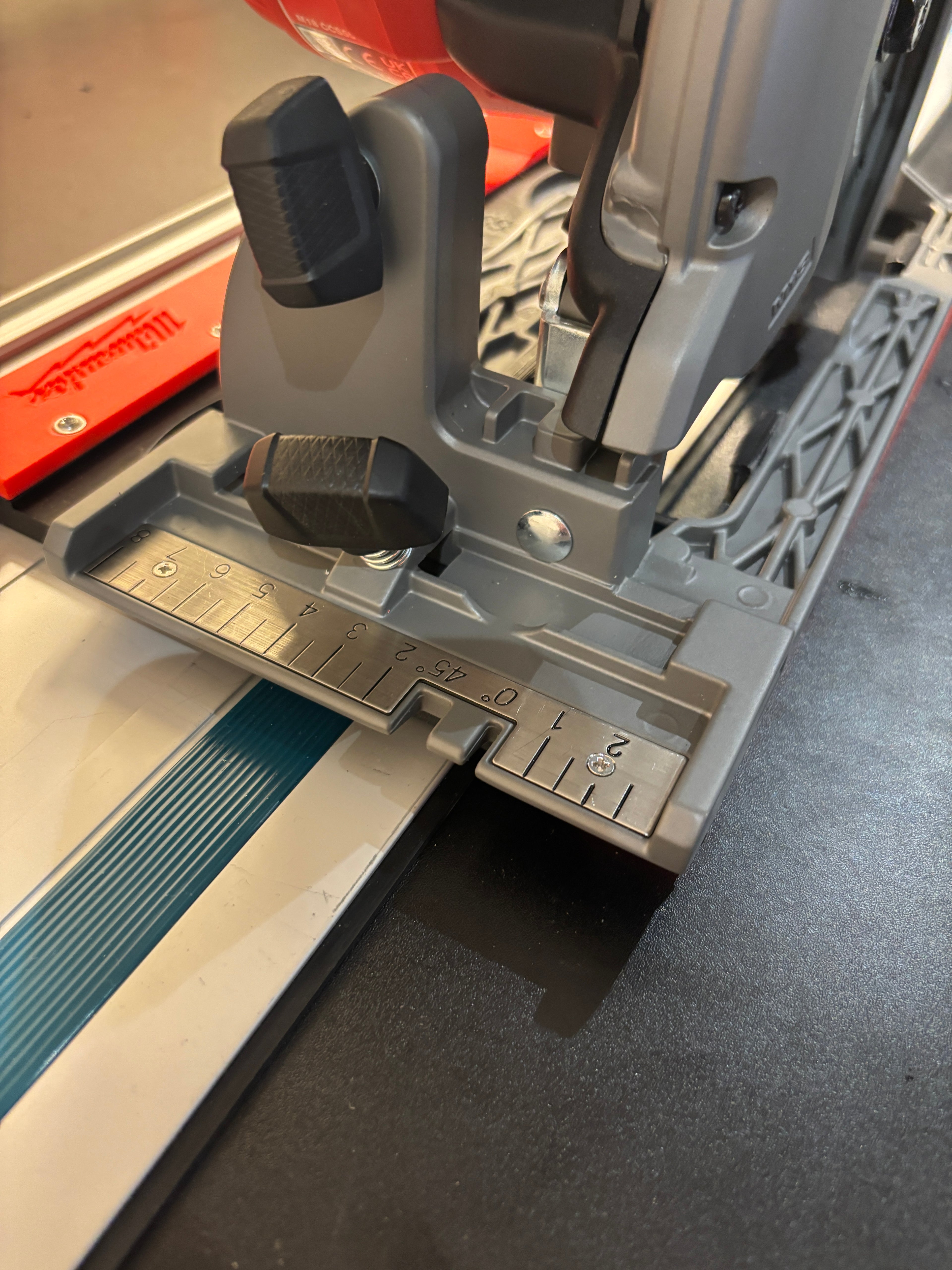 Milwaukee M18 CCS55 Adaptor base / Skid plate for Circular Saw to fit Makita Guide rail